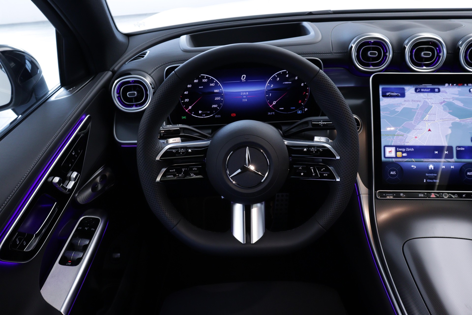 MERCEDES-BENZ GLC 300 AMG Line 4matic Coupé-image-6