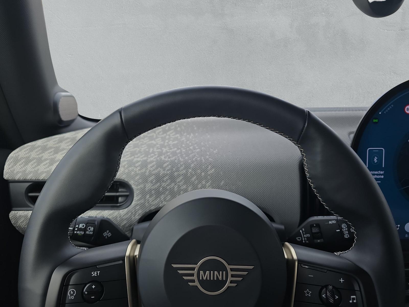 MINI Cooper S F66 2.0i (CH)-image-17