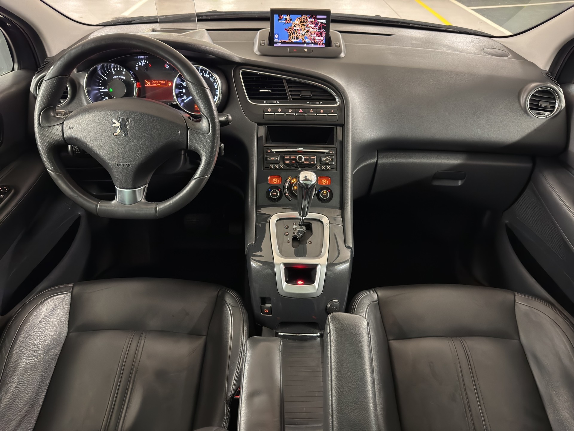 PEUGEOT 5008 1.6 16V T Sport Pack Automatic-image-12