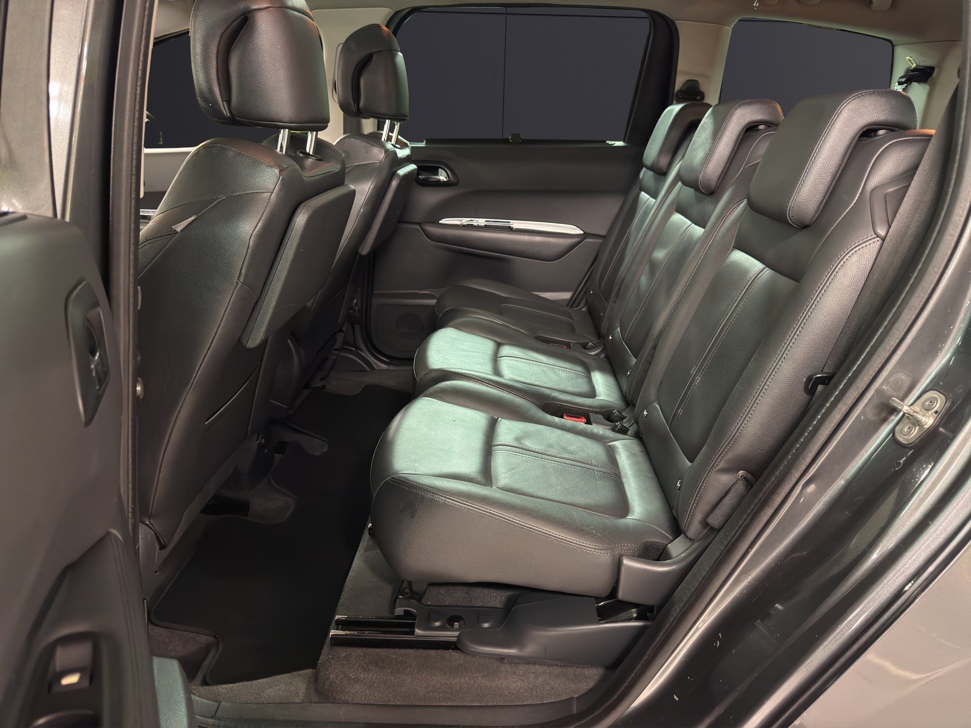 PEUGEOT 5008 1.6 16V T Sport Pack Automatic-image-10