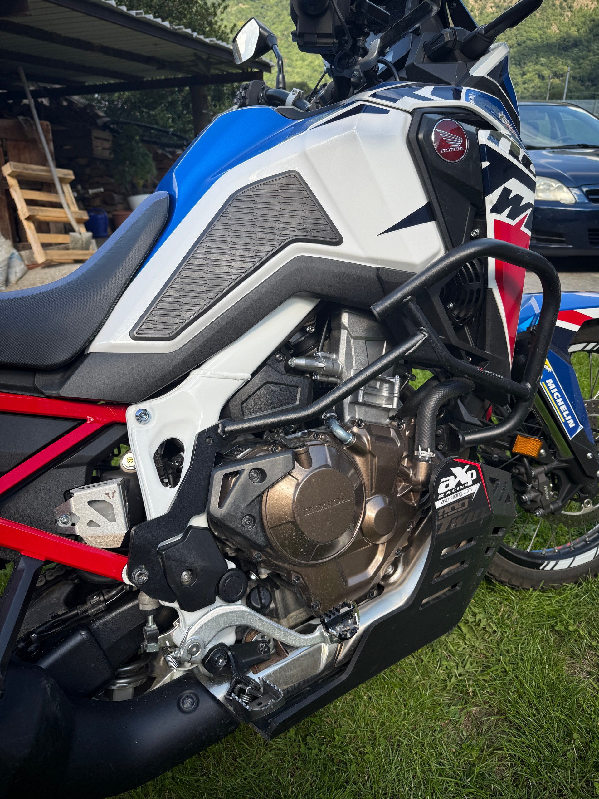 HONDA CRF 1100 Africa Twin-image-2