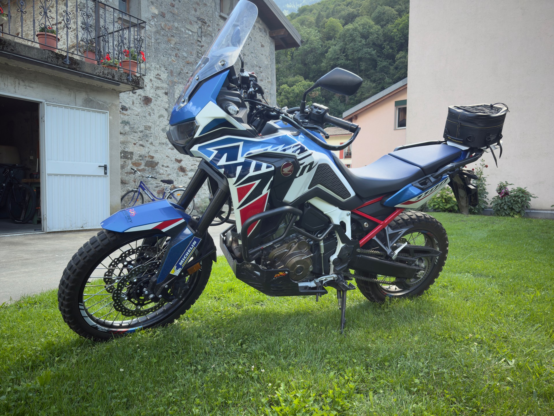 HONDA CRF 1100 Africa Twin-image-3