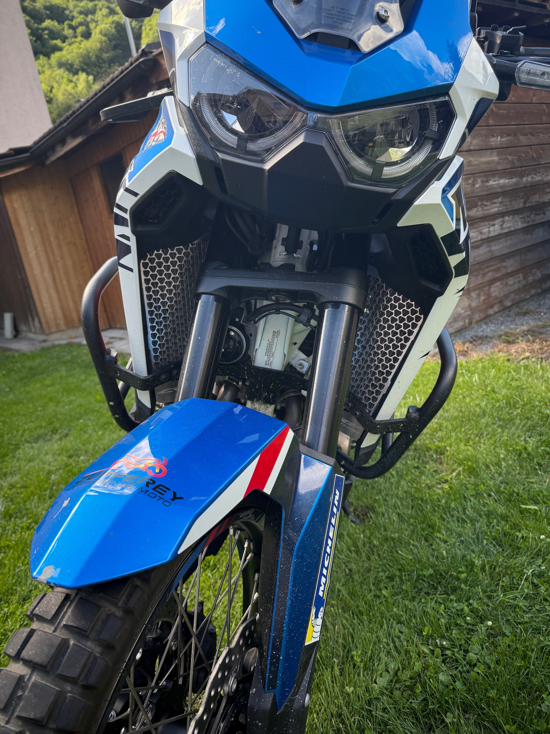 HONDA CRF 1100 Africa Twin-image-1