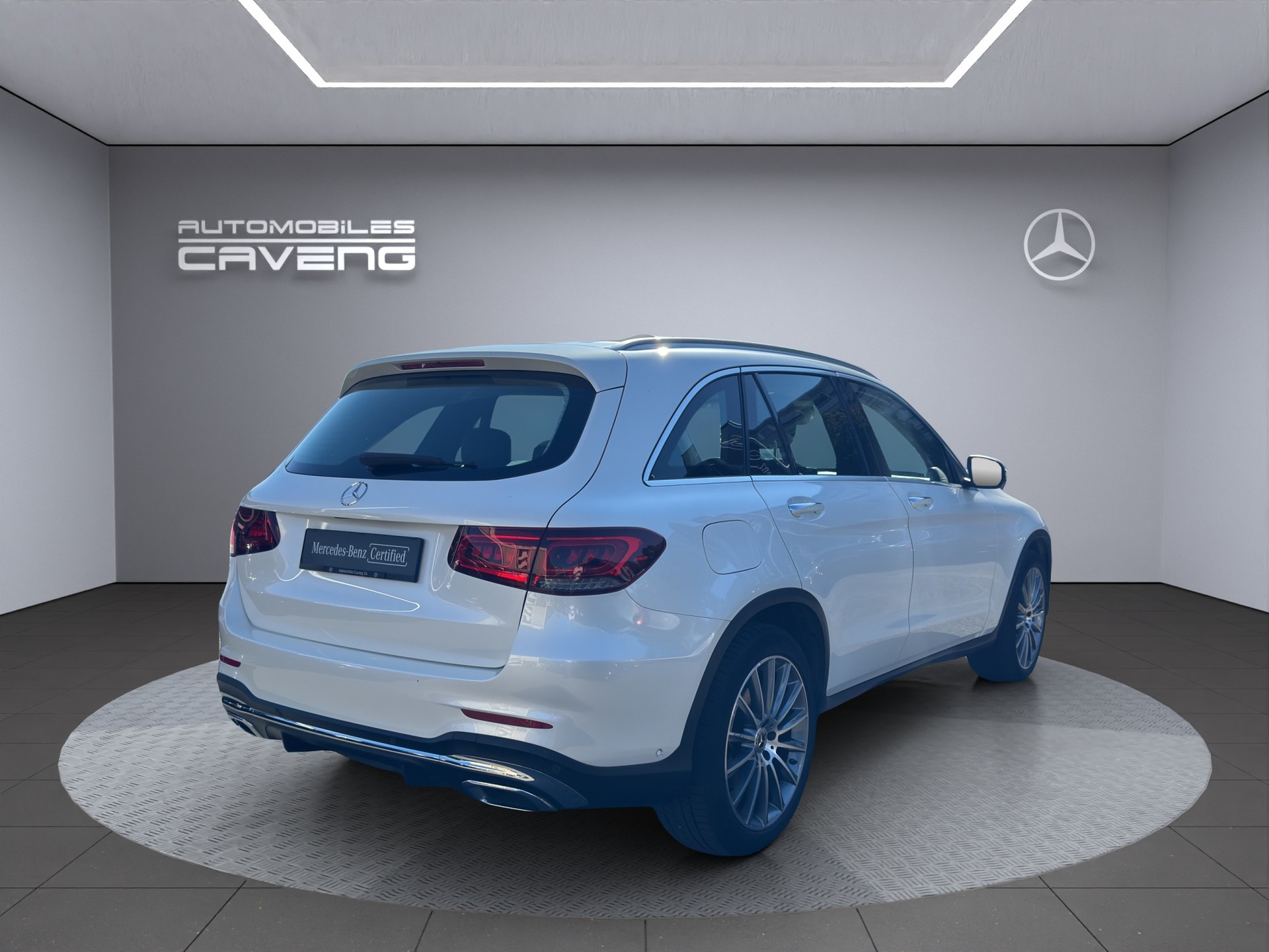 MERCEDES-BENZ GLC 300 d AMG Line 4Matic 9G-Tronic-image-4