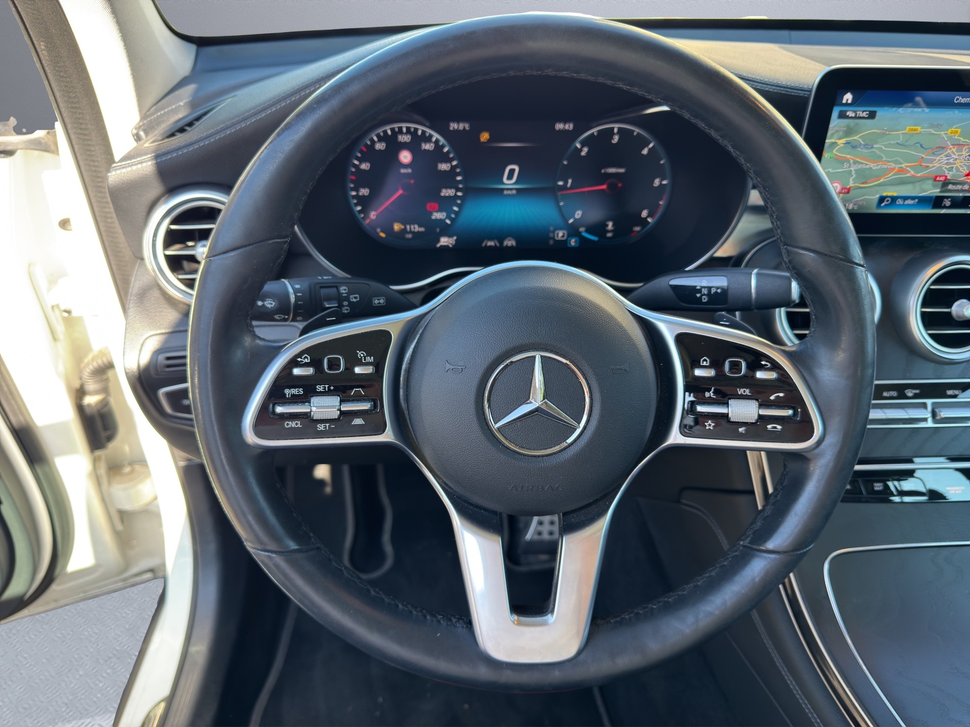 MERCEDES-BENZ GLC 300 d AMG Line 4Matic 9G-Tronic-image-10