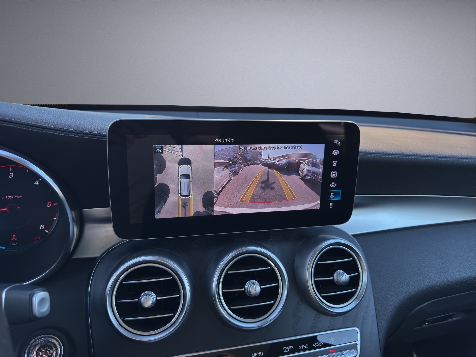 MERCEDES-BENZ GLC 300 d AMG Line 4Matic 9G-Tronic-image-13
