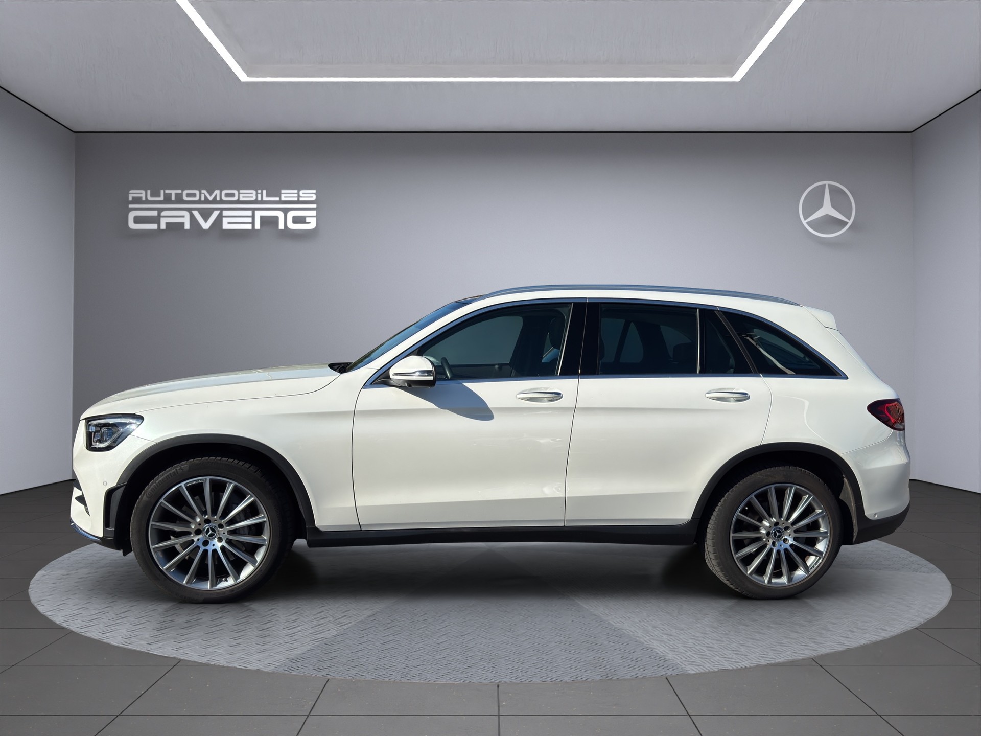 MERCEDES-BENZ GLC 300 d AMG Line 4Matic 9G-Tronic-showroom-element-1