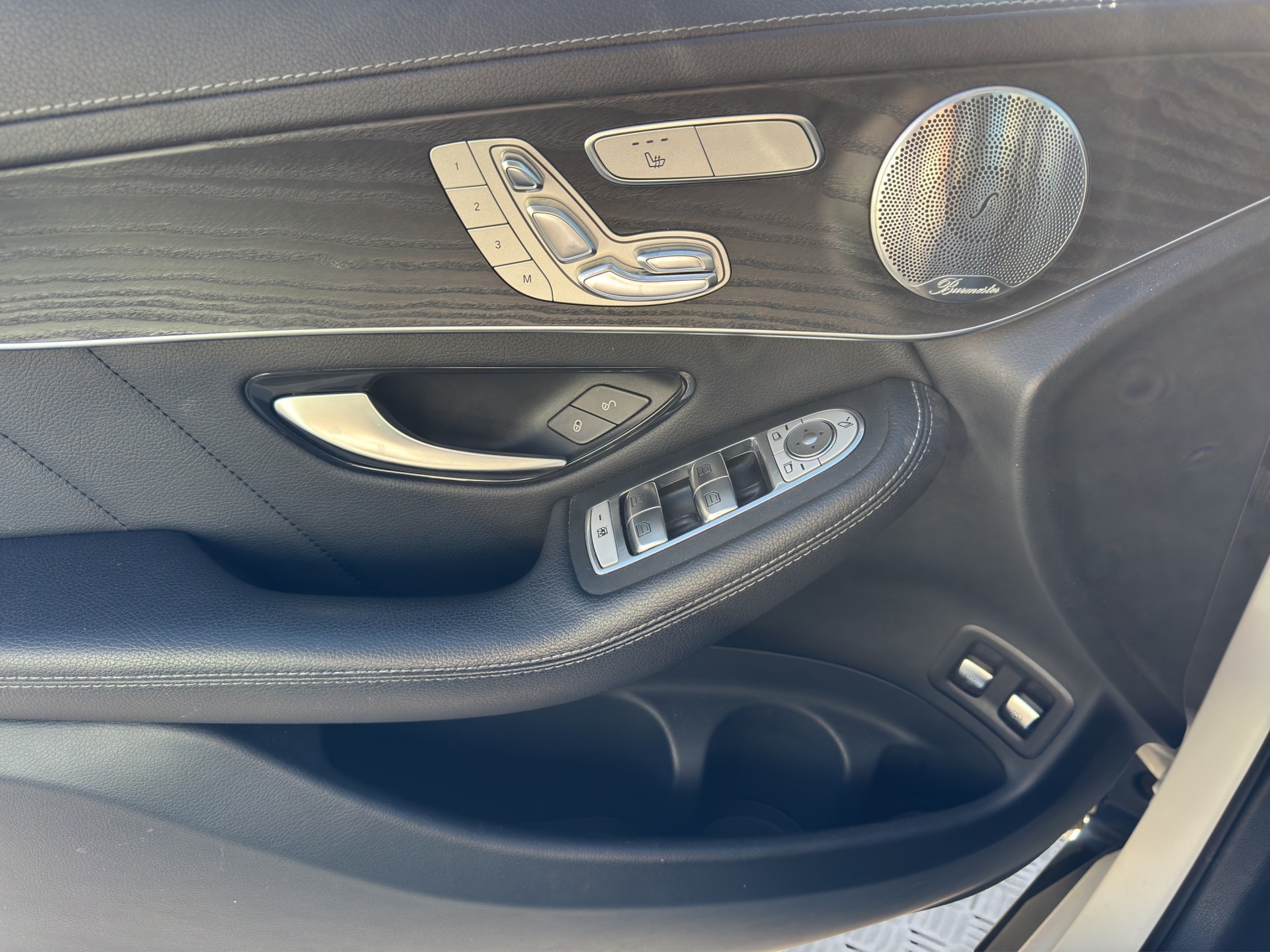 MERCEDES-BENZ GLC 300 d AMG Line 4Matic 9G-Tronic-image-8