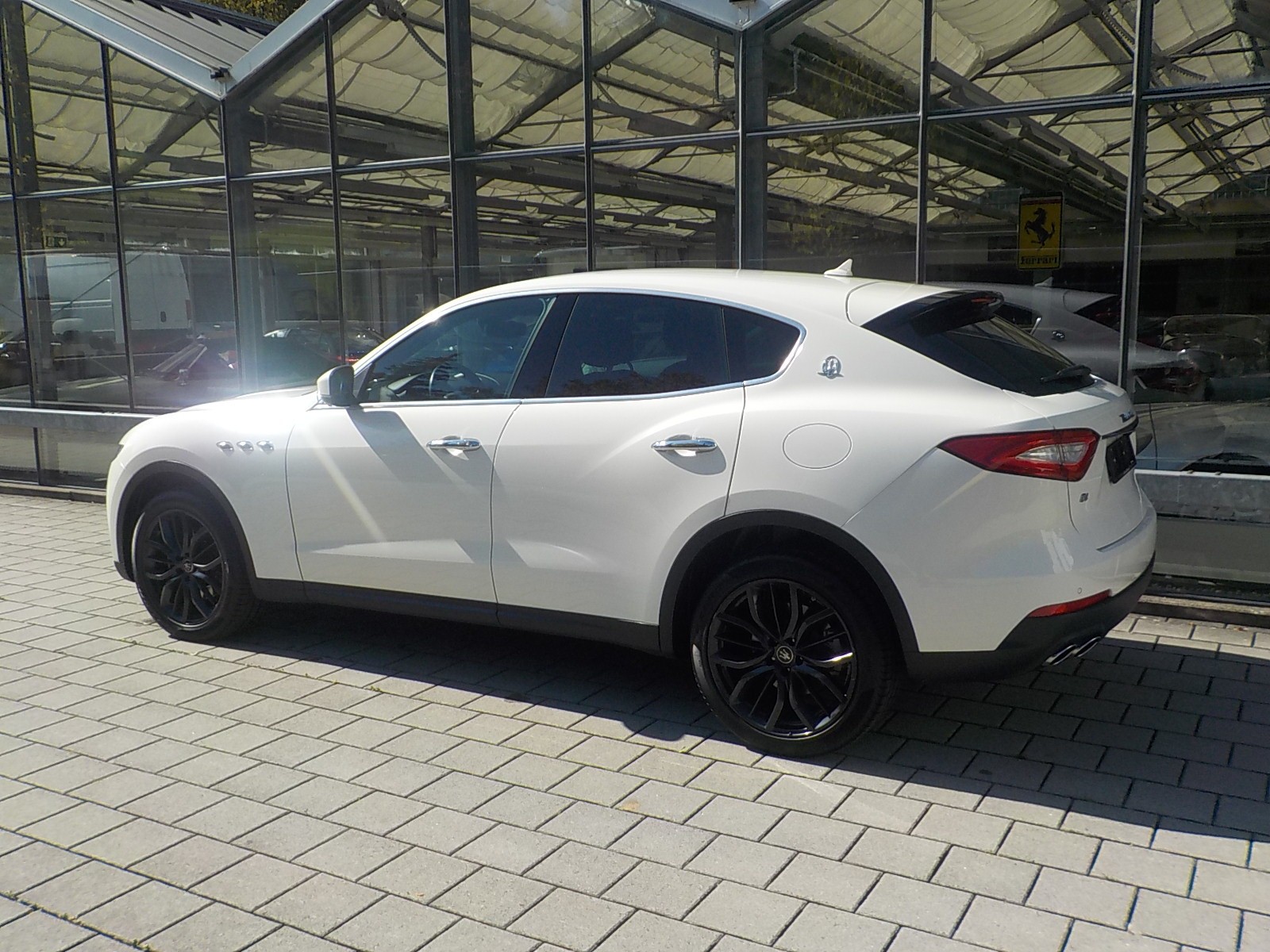 MASERATI Levante D 3.0 V6 GranSport-image-4