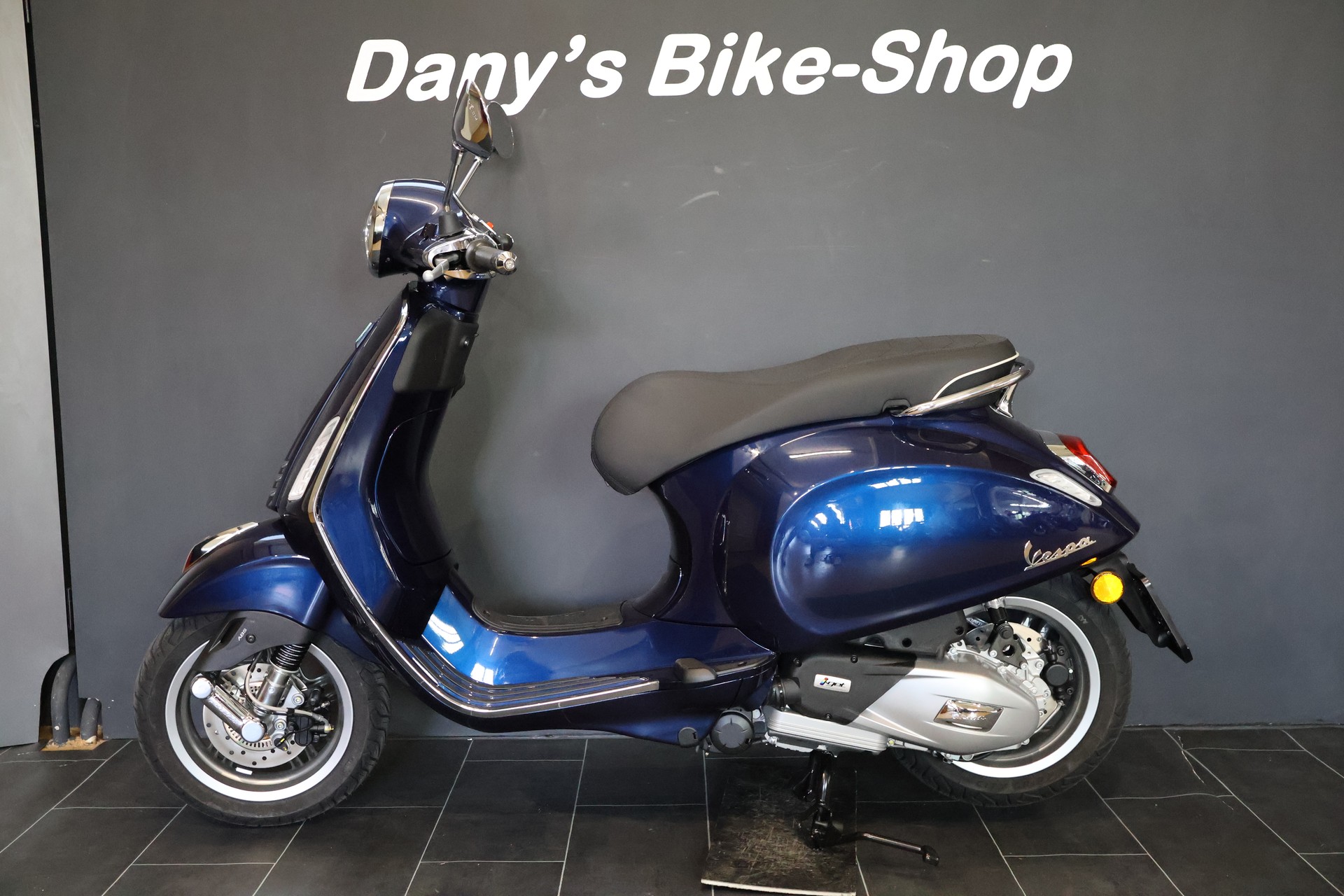 PIAGGIO Vespa 125 Primavera Euro 5+ (4Jahre Garantie)-showroom-element-2