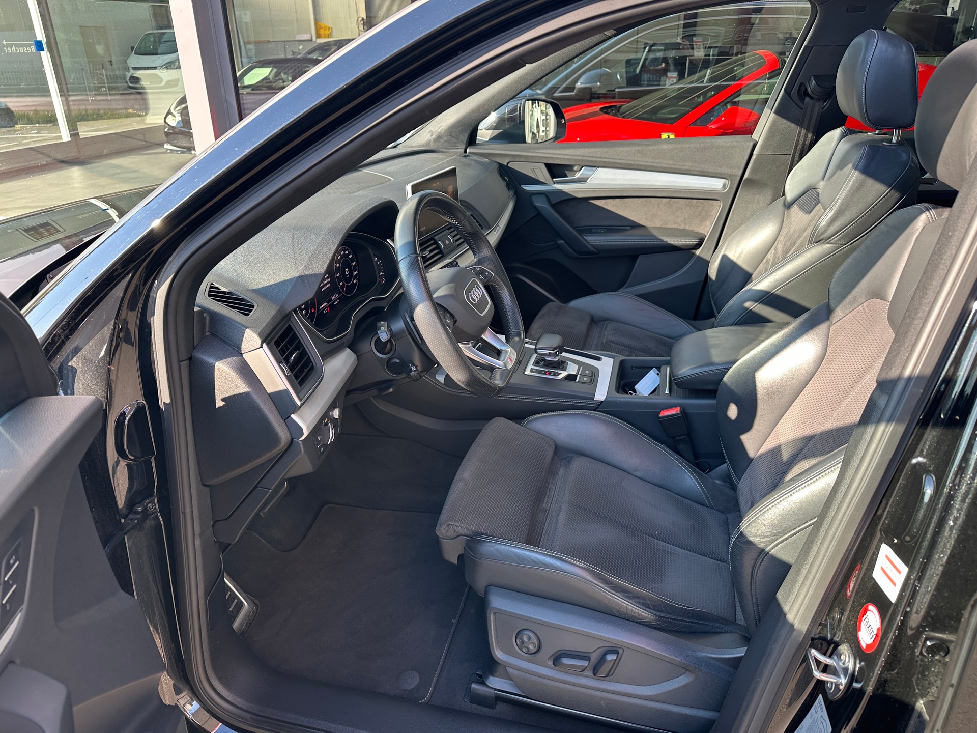 AUDI Q5 40 TDI S Line quattro S-tronic-image-10
