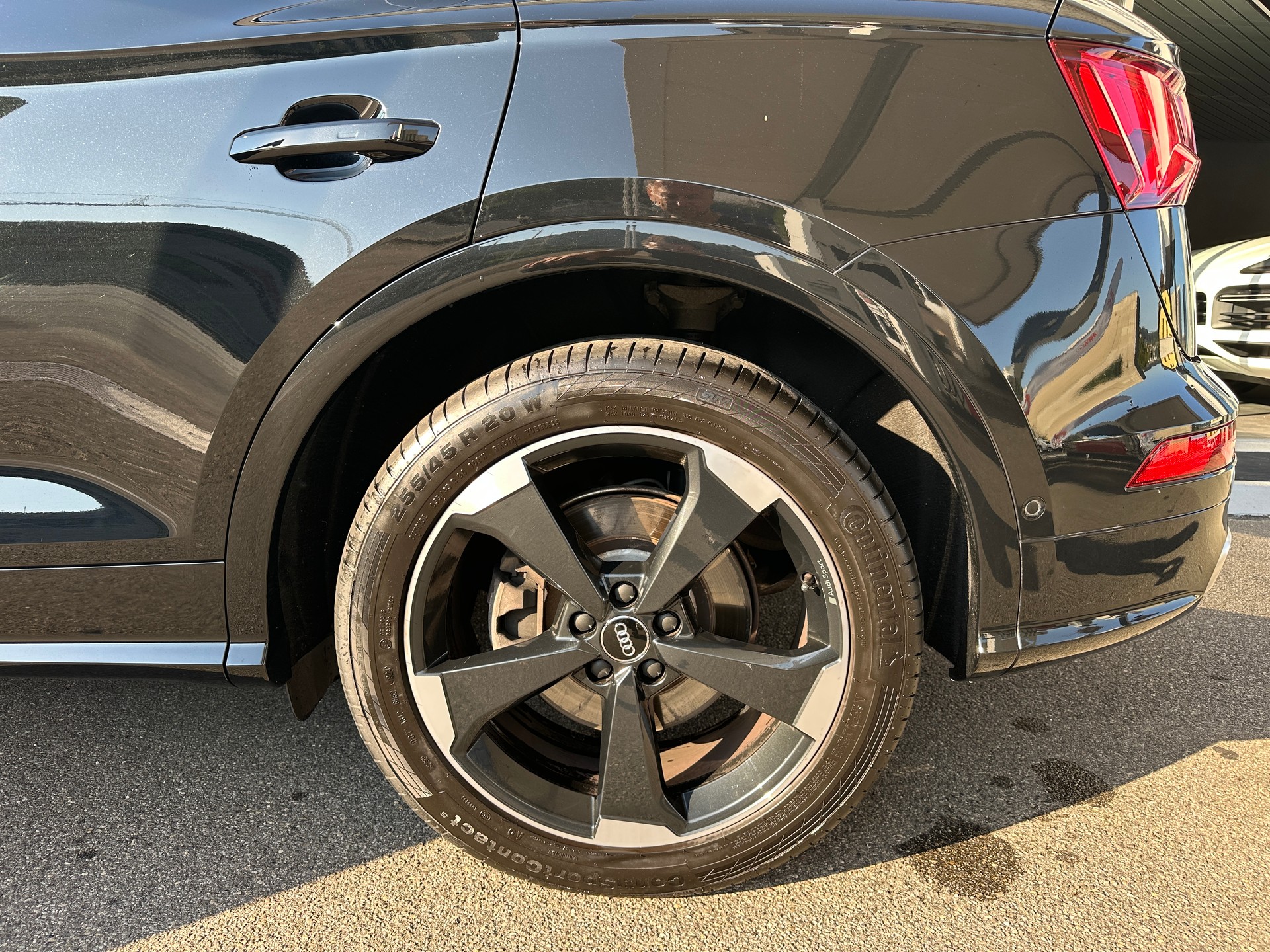 AUDI Q5 40 TDI S Line quattro S-tronic-image-14