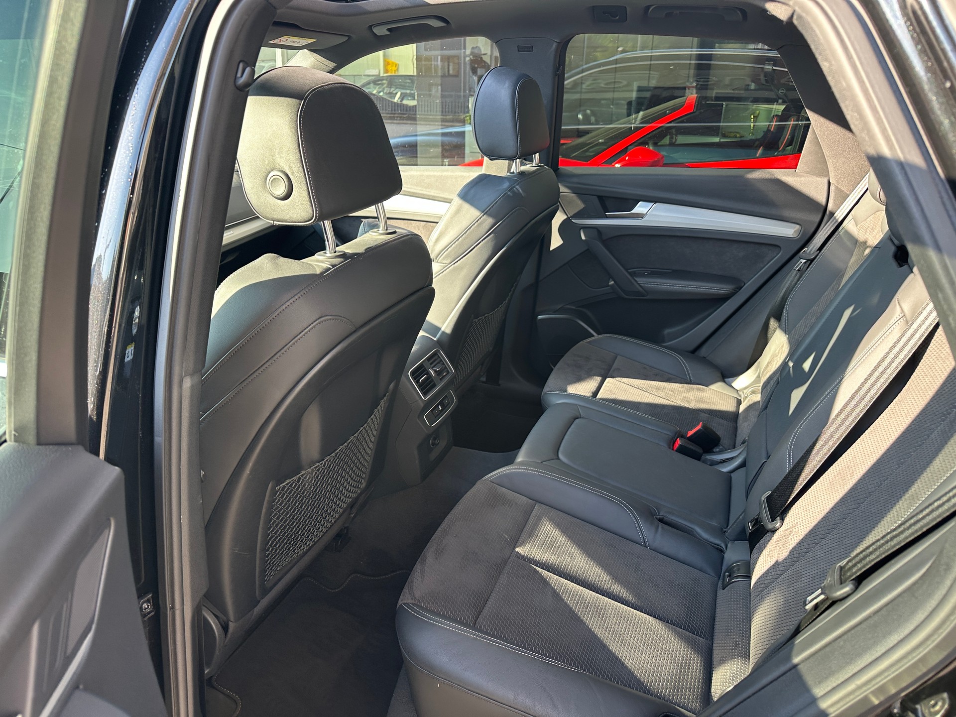 AUDI Q5 40 TDI S Line quattro S-tronic-image-9