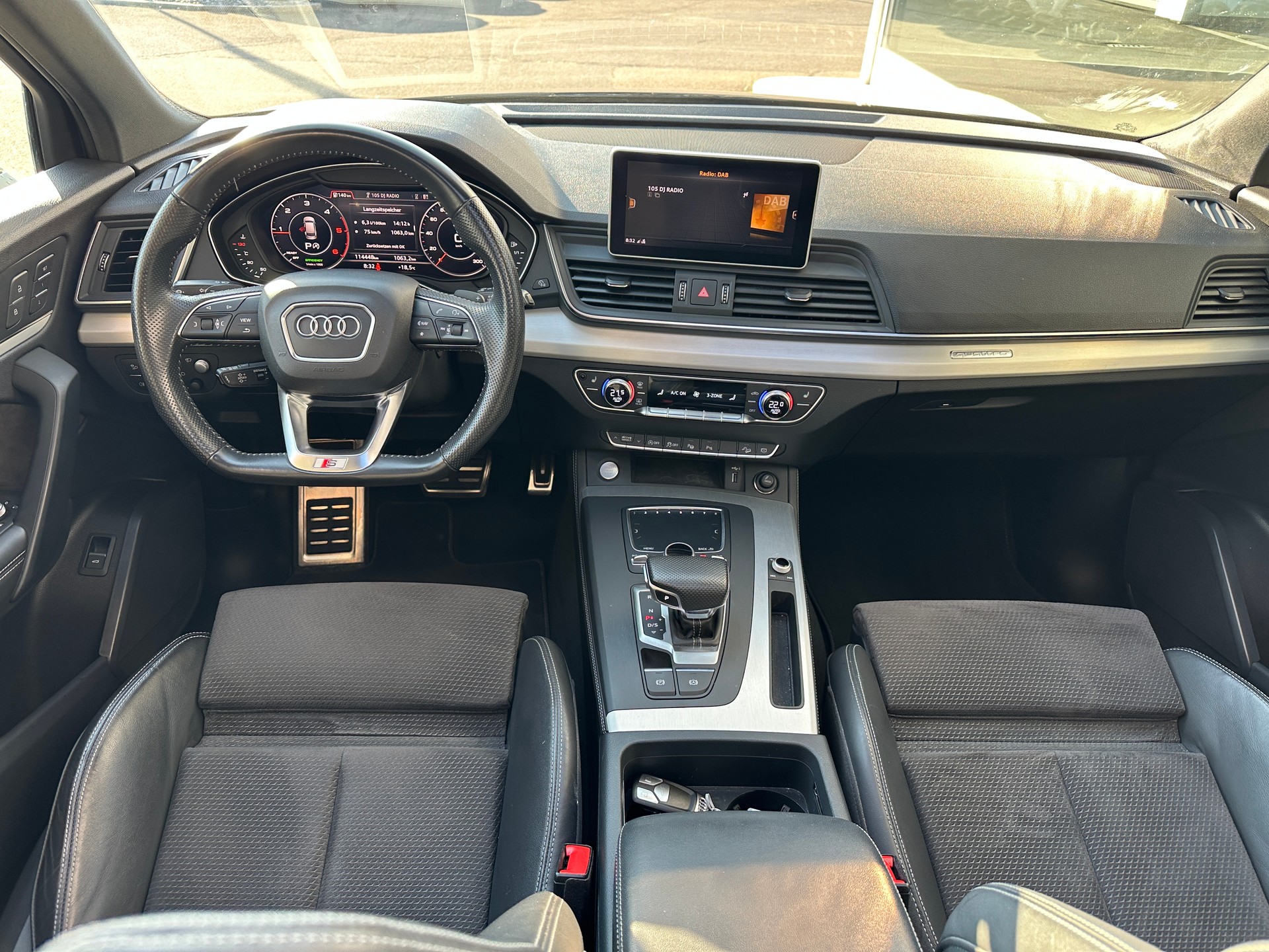 AUDI Q5 40 TDI S Line quattro S-tronic-image-12
