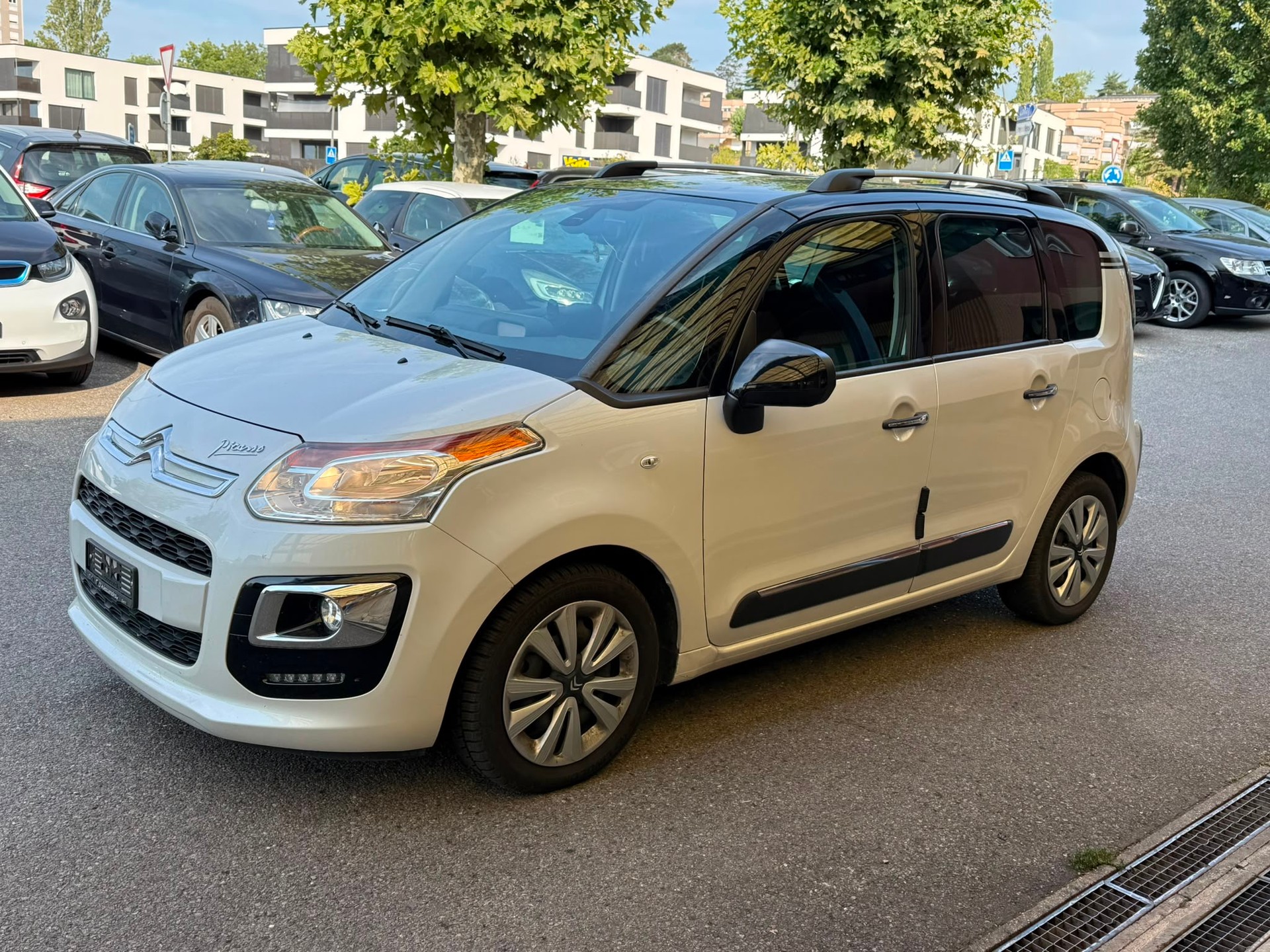 CITROEN C3 Picasso 1.2 Pure Tech Attraction-image-3