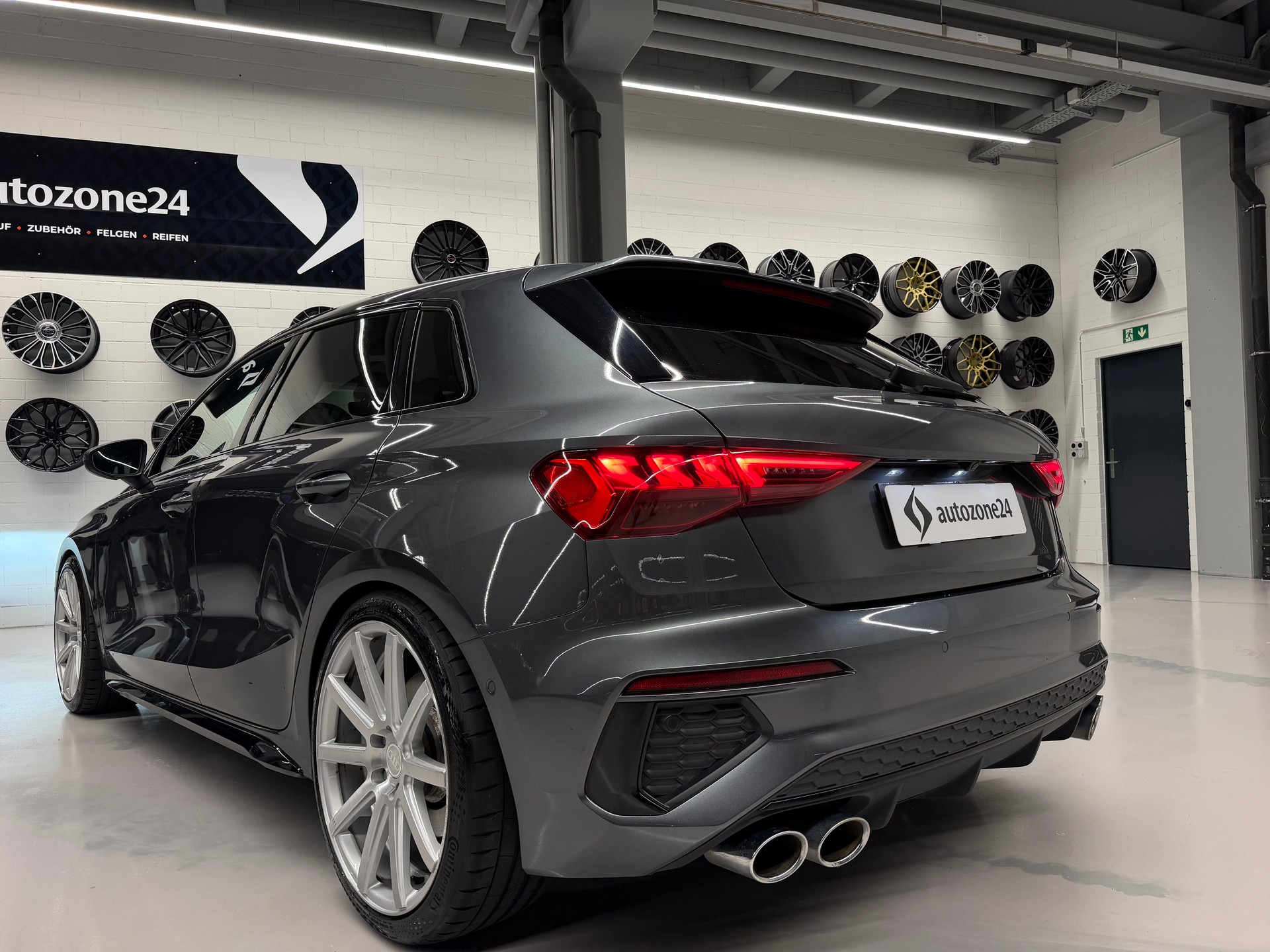 AUDI S3 Sportback 2.0 TFSI quattro S-Tronic *ABT Tuning 370PS*CH-Auto*Frisch ab MFK*Garantie*H&R Federn-image-4