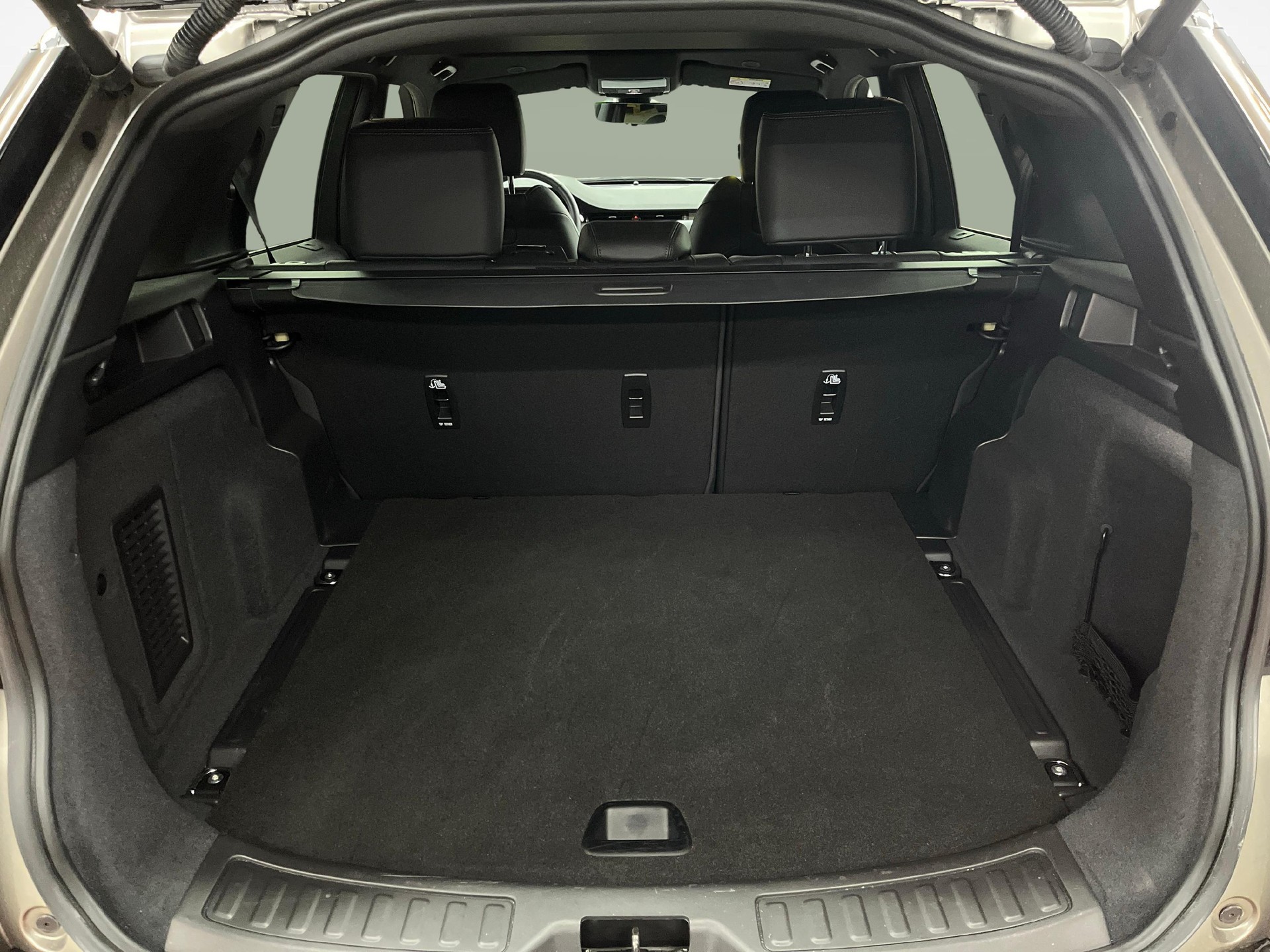 LAND ROVER Discovery Sport 2.0 D I4 200 Dynamic SE-image-11
