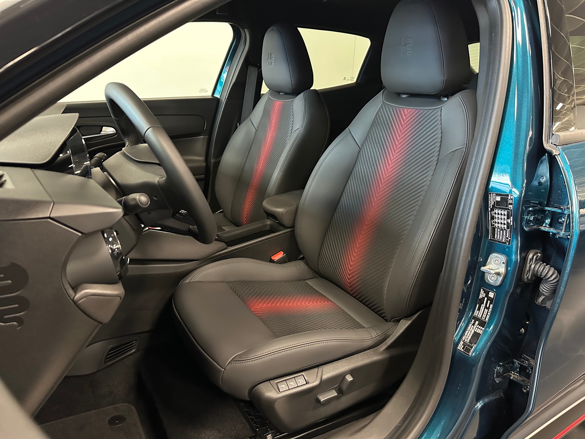 ALFA ROMEO Junior BEV 156 54kWh Speciale + Tech-image-10