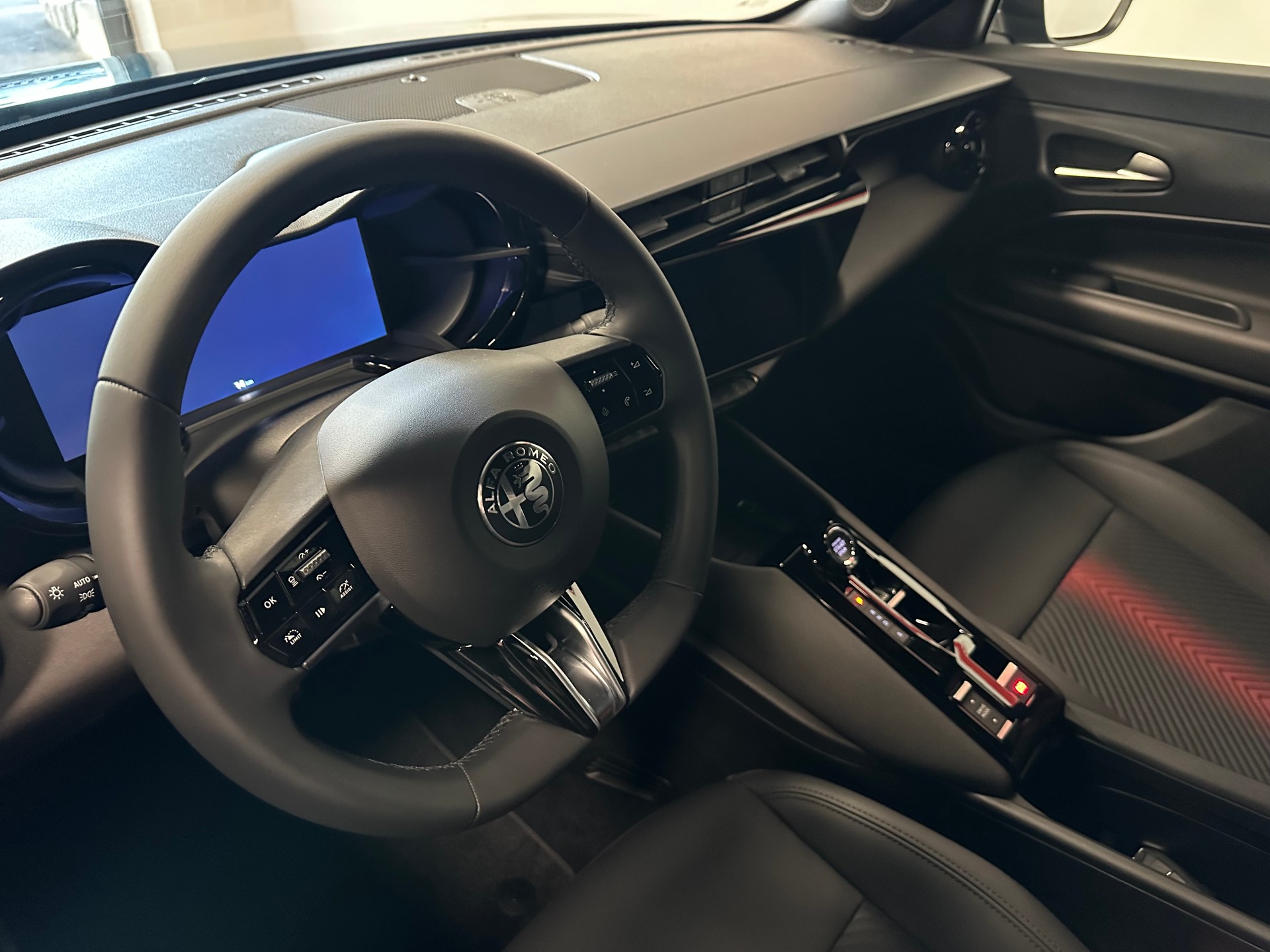 ALFA ROMEO Junior BEV 156 54kWh Speciale + Tech-image-9