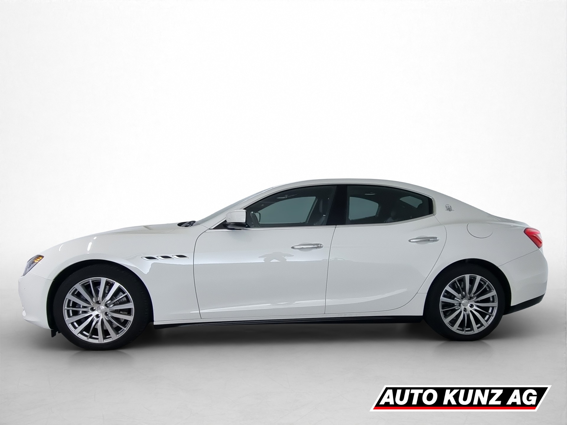 MASERATI Ghibli 3.0 V6-showroom-element-2