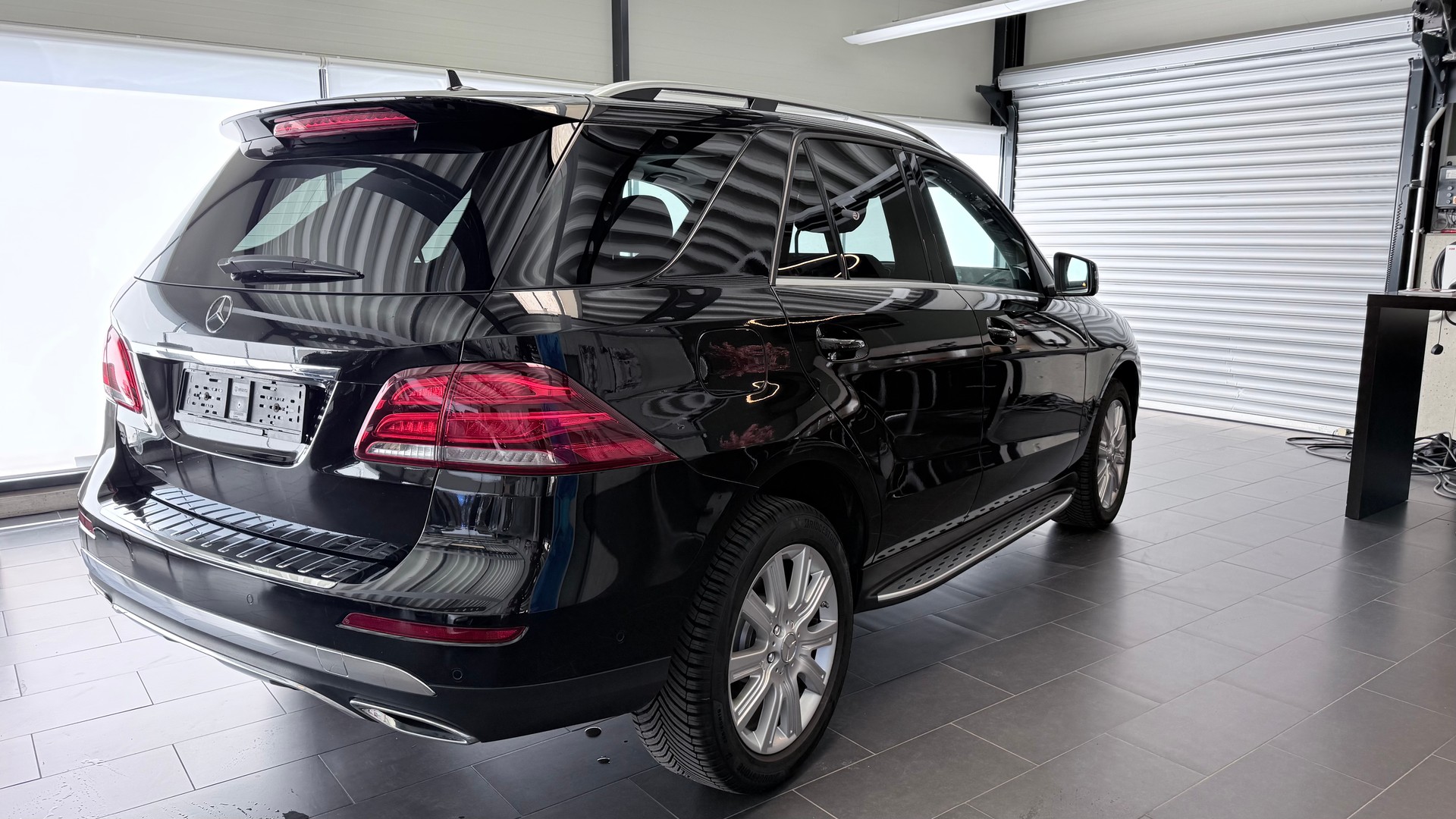 MERCEDES-BENZ GLE 250 d-image-5
