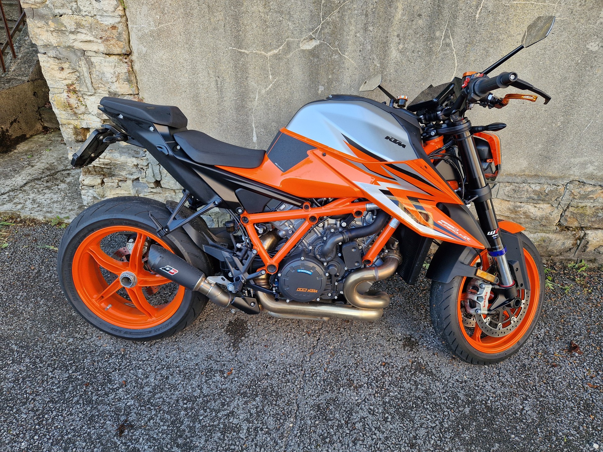 KTM 1290 Super Duke R EVO-image-1
