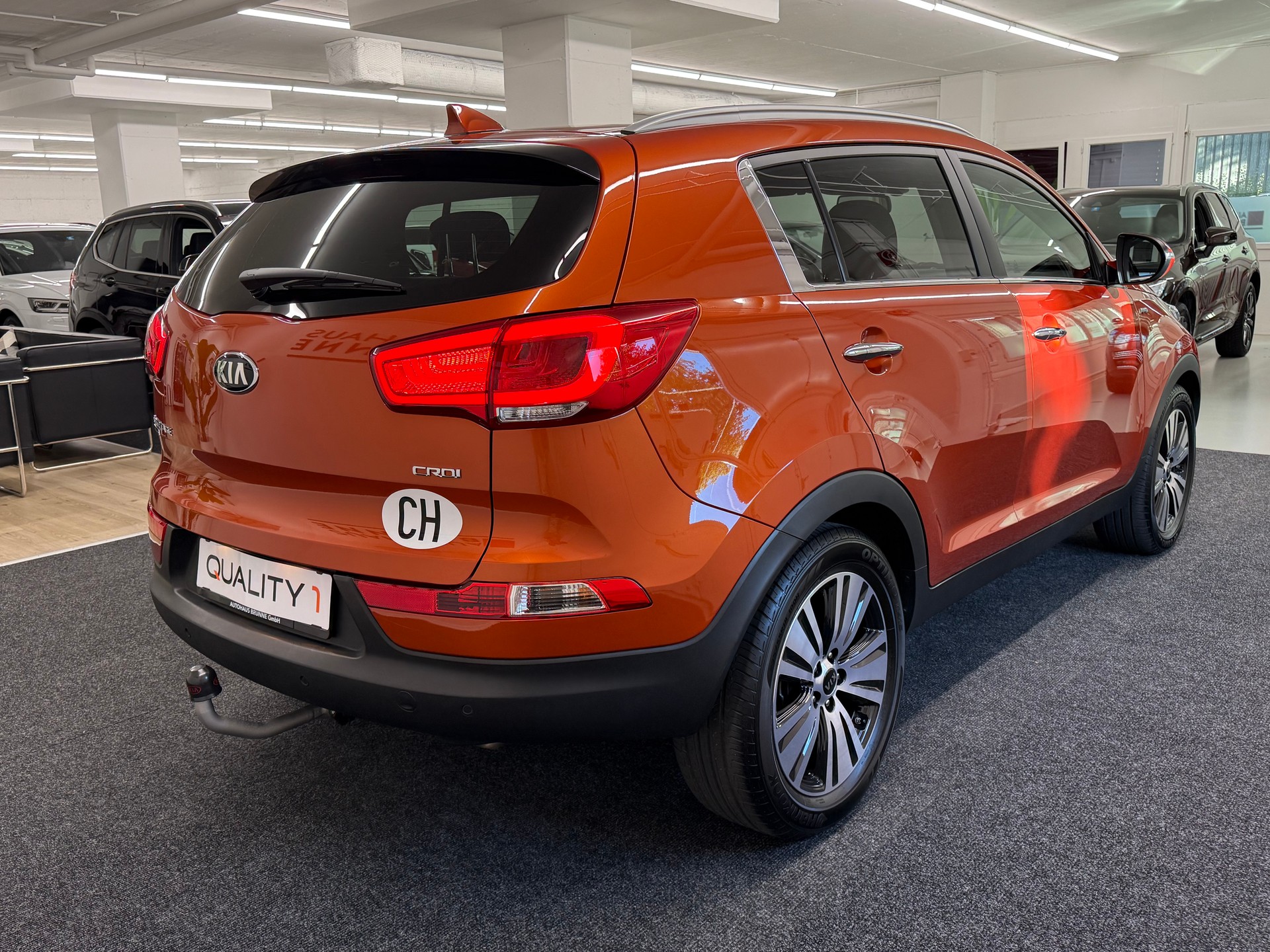 KIA Sportage 2.0 CRDi 4WD Automatic AHK-showroom-element-3