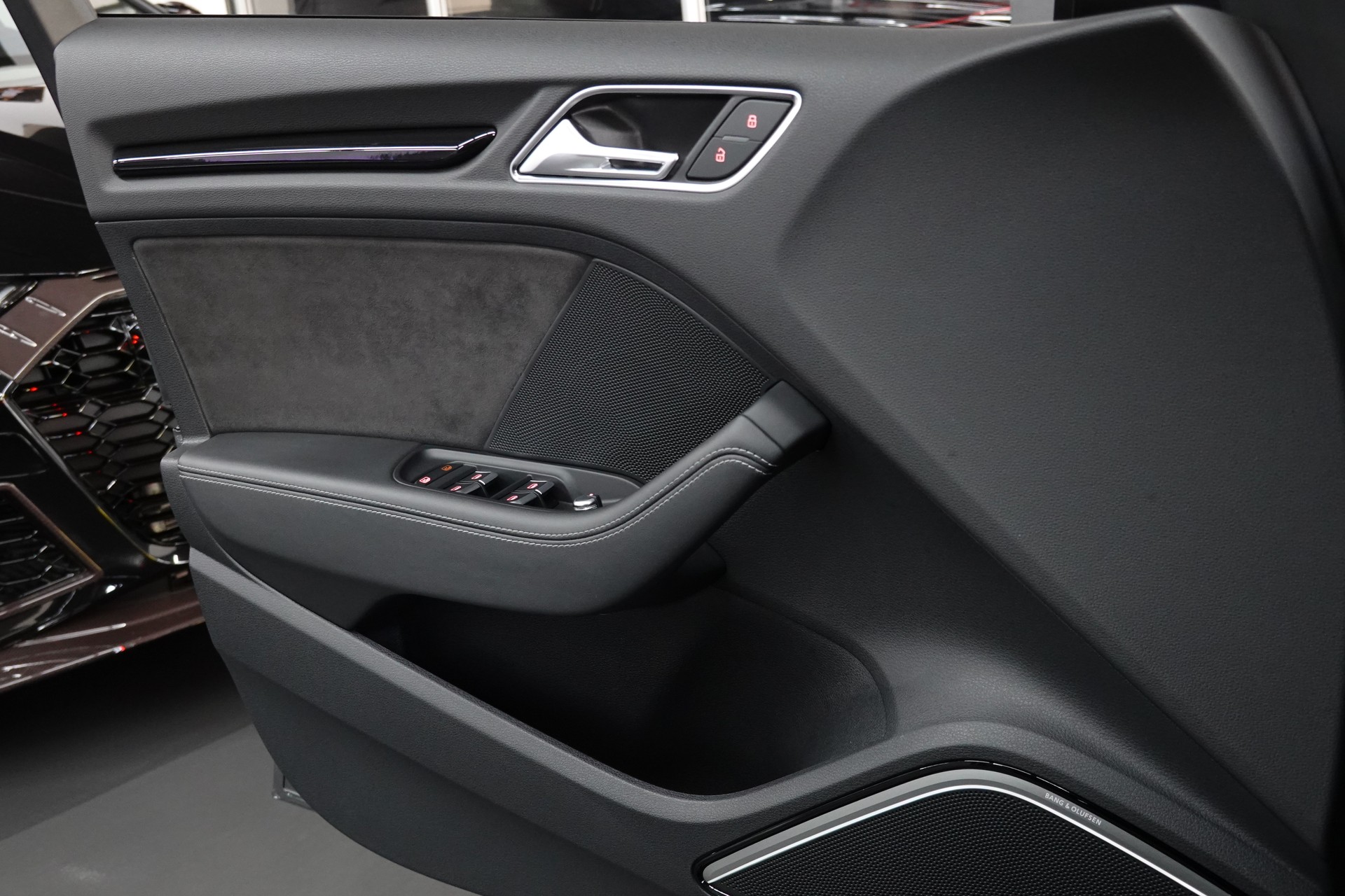 AUDI RS3 2.5 TSI QUATTRO S-TRONIC BILSTEIN NANO GREY MET. EXCLUSIVE-image-31