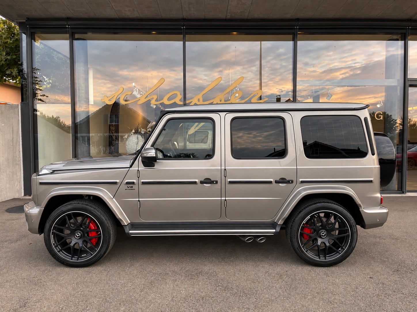 MERCEDES-BENZ G 63 AMG-showroom-element-2