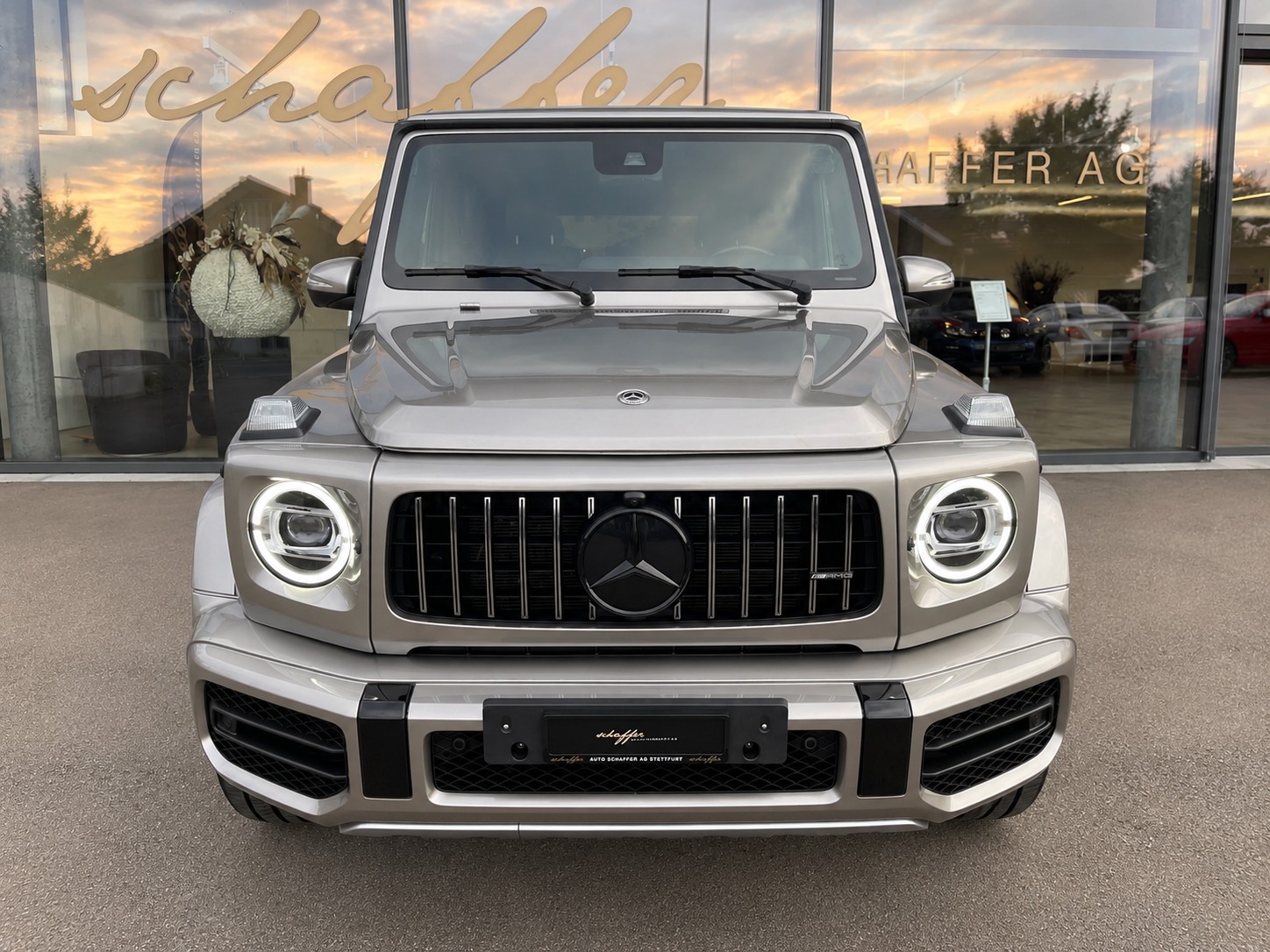 MERCEDES-BENZ G 63 AMG-showroom-element-3