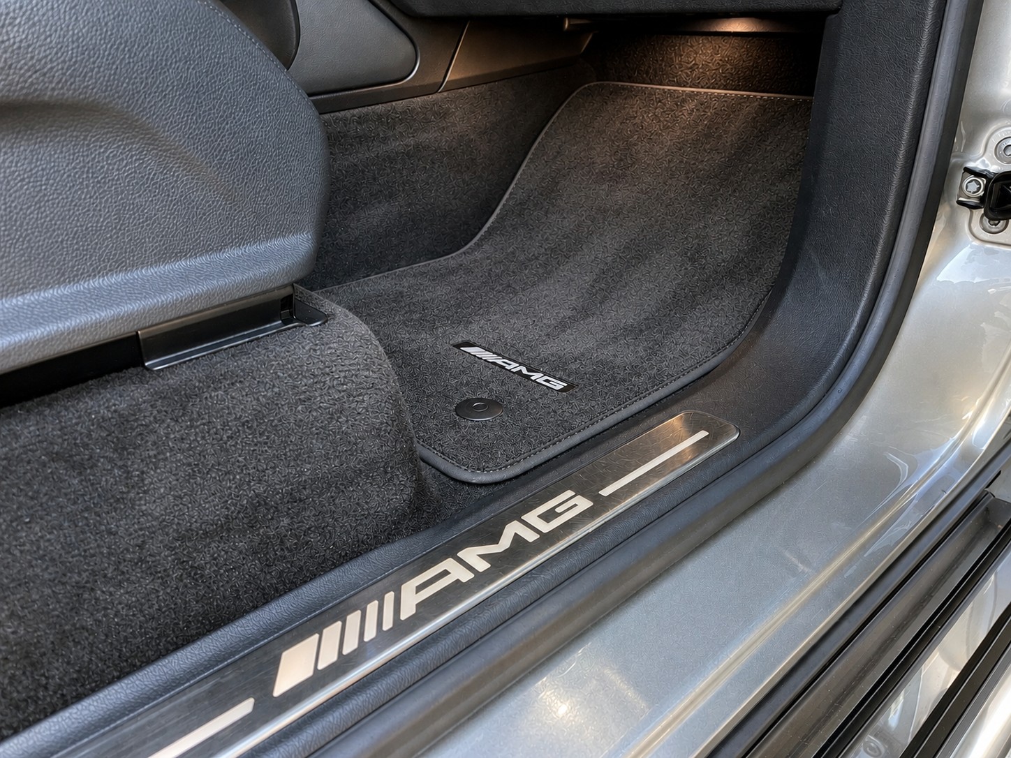 MERCEDES-BENZ G 63 AMG-image-22