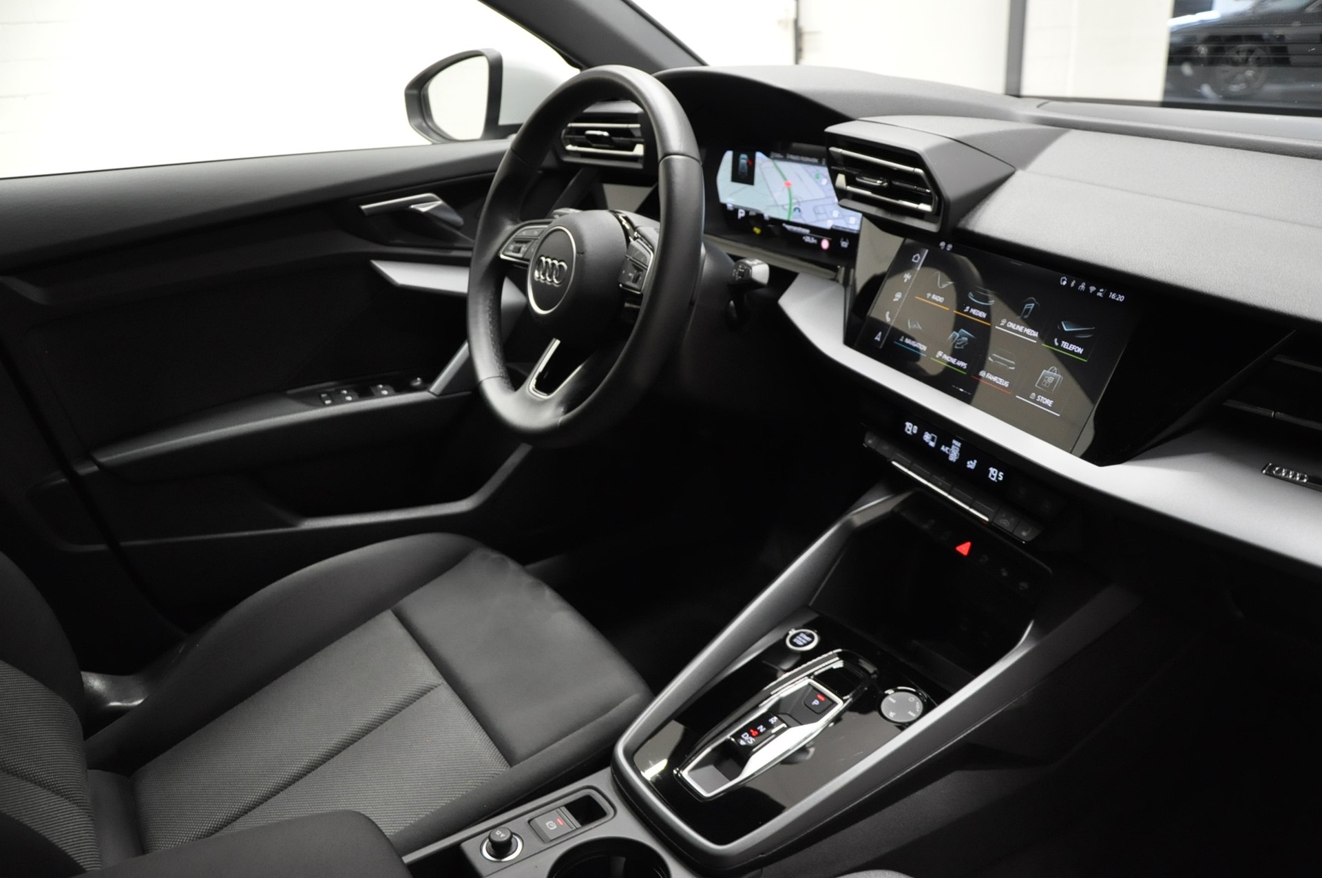AUDI A3 Sportback 35 TFSI Attraction S-tronic-image-12