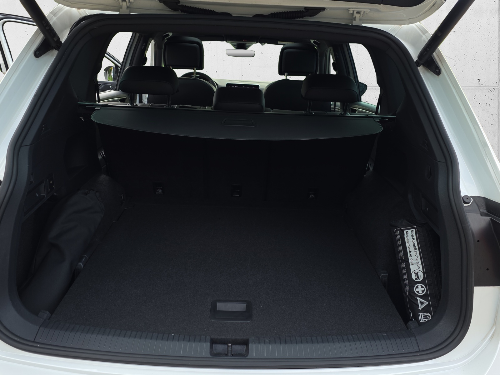 SEAT Tarraco 2.0 TDI 4Drive FR DSG AHK, Panorama-Schiebedach, Standheizung, Ledersportsitze, DCC, ACC, 360° Kamera, usw.-image-13