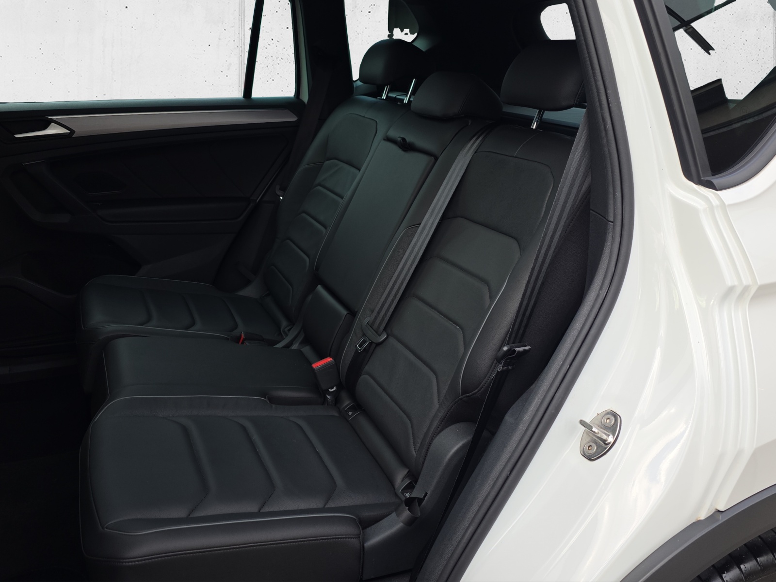 SEAT Tarraco 2.0 TDI 4Drive FR DSG AHK, Panorama-Schiebedach, Standheizung, Ledersportsitze, DCC, ACC, 360° Kamera, usw.-image-12