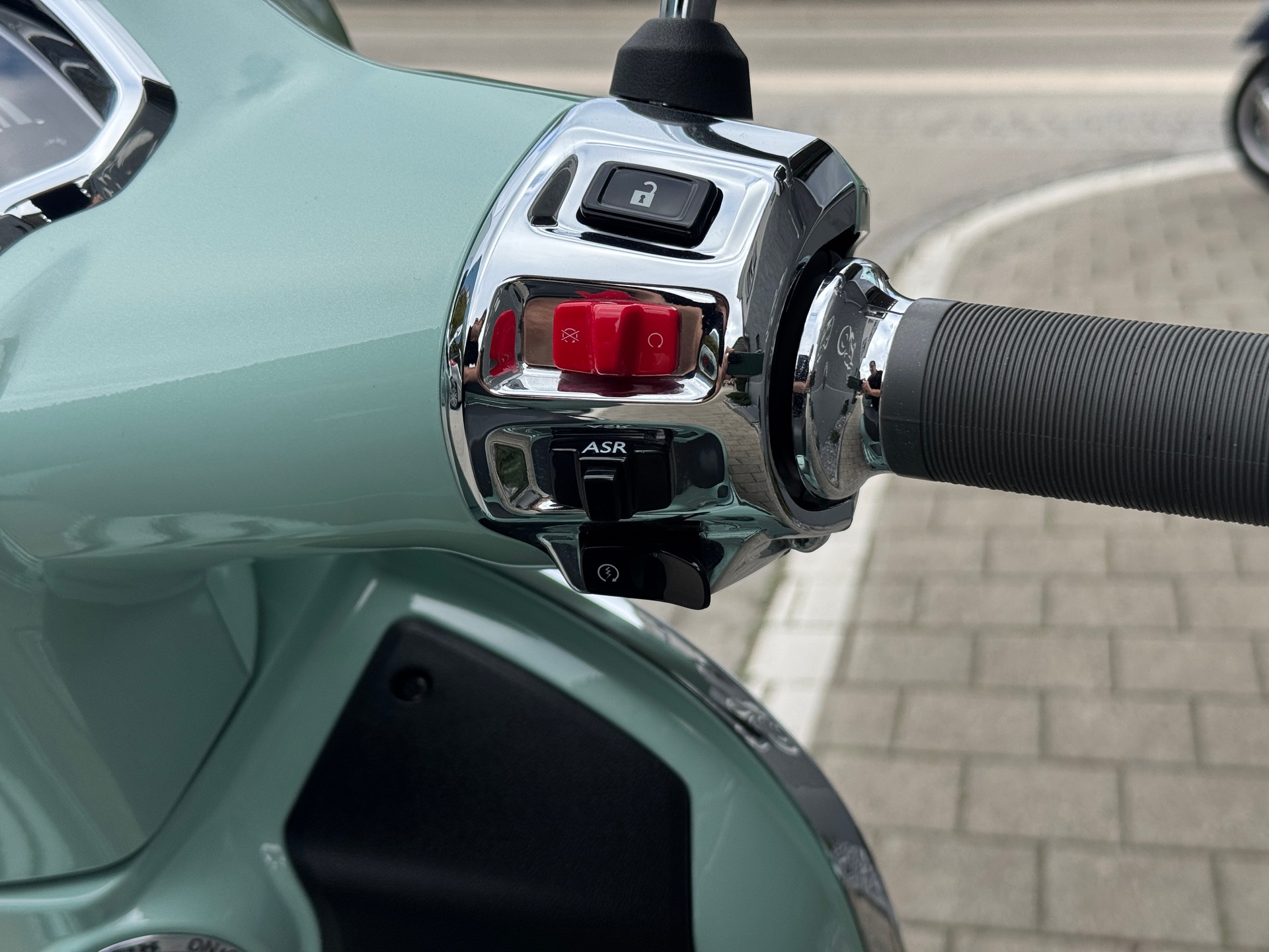 PIAGGIO Vespa GTS 300 ABS-image-9