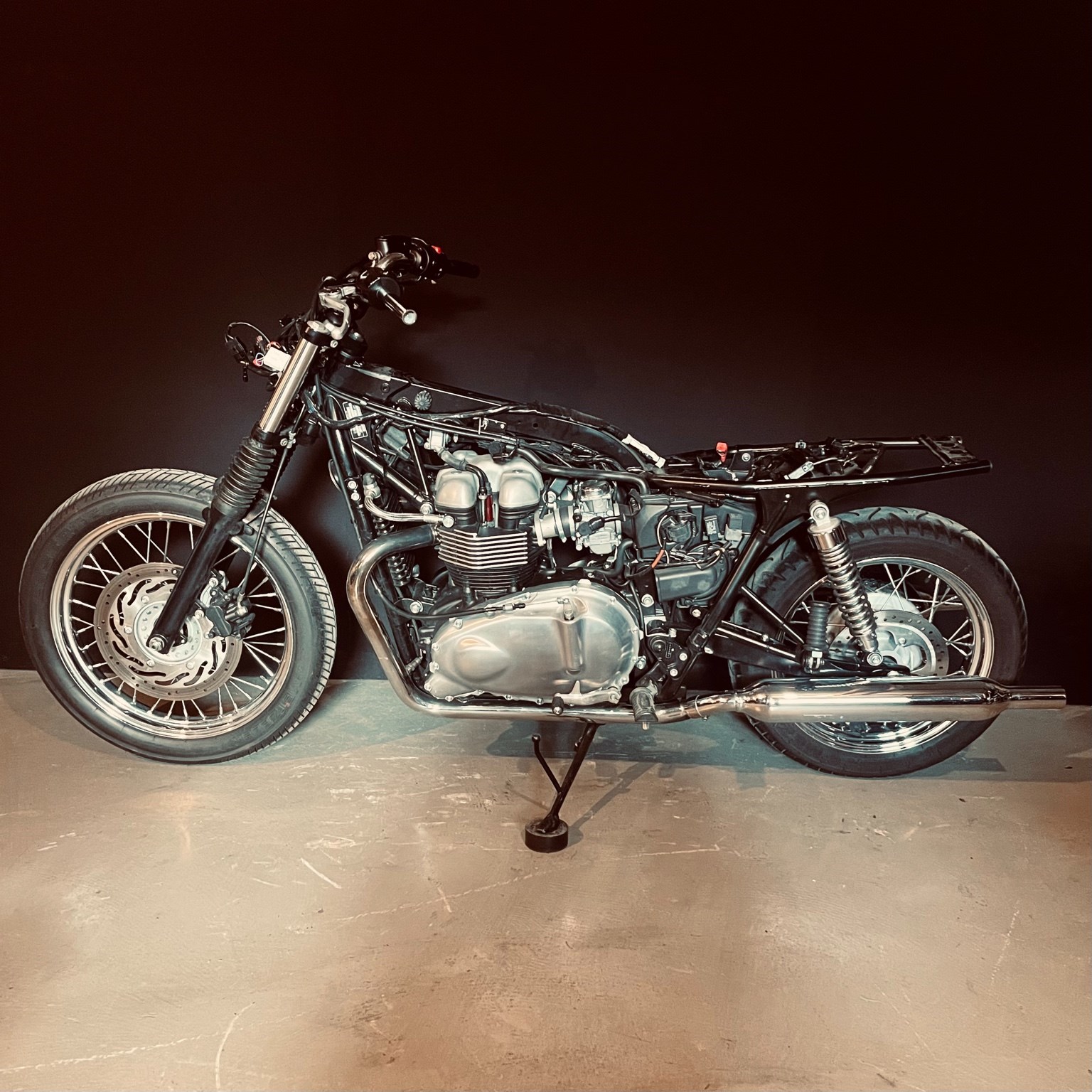 TRIUMPH Bonneville 900 i T 100-image-1