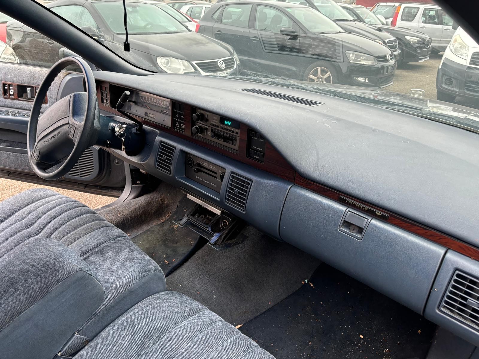 CHEVROLET CAPRICE-image-2