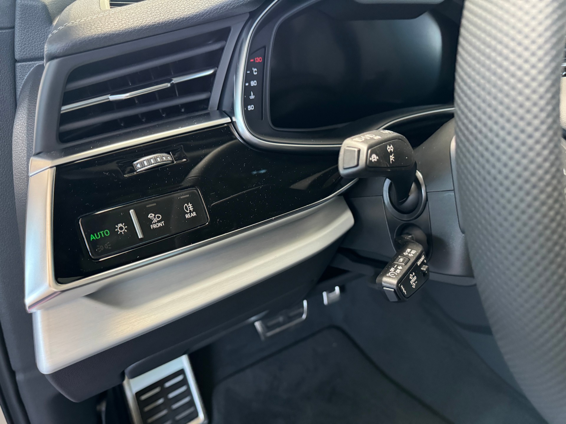 AUDI SQ7 TFSI quattro tiptronic-image-11