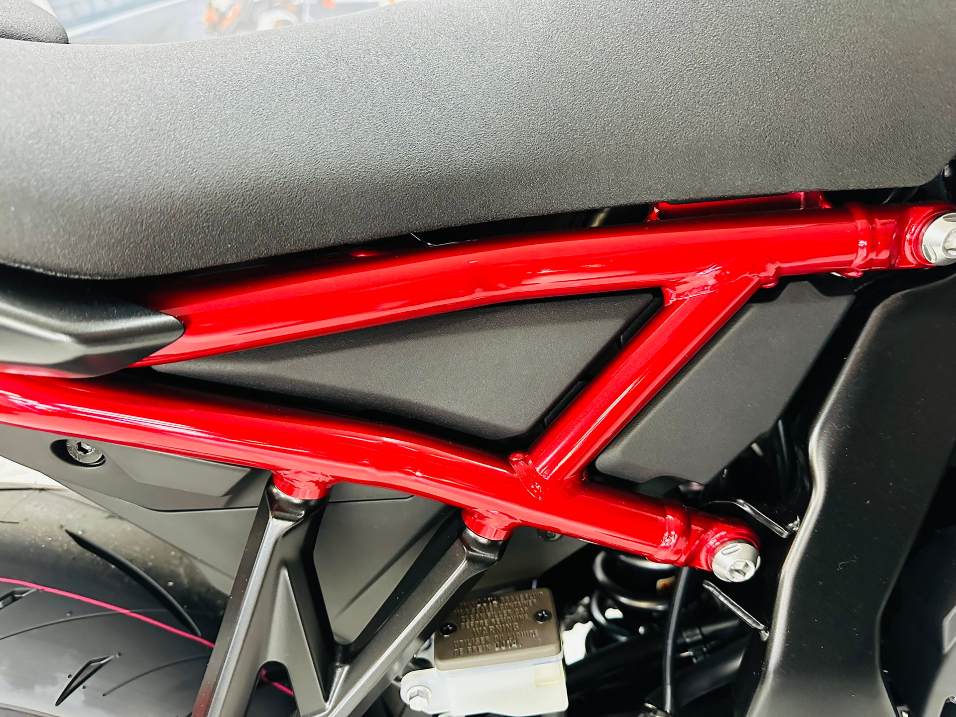 SUZUKI GSX 8 S-image-2