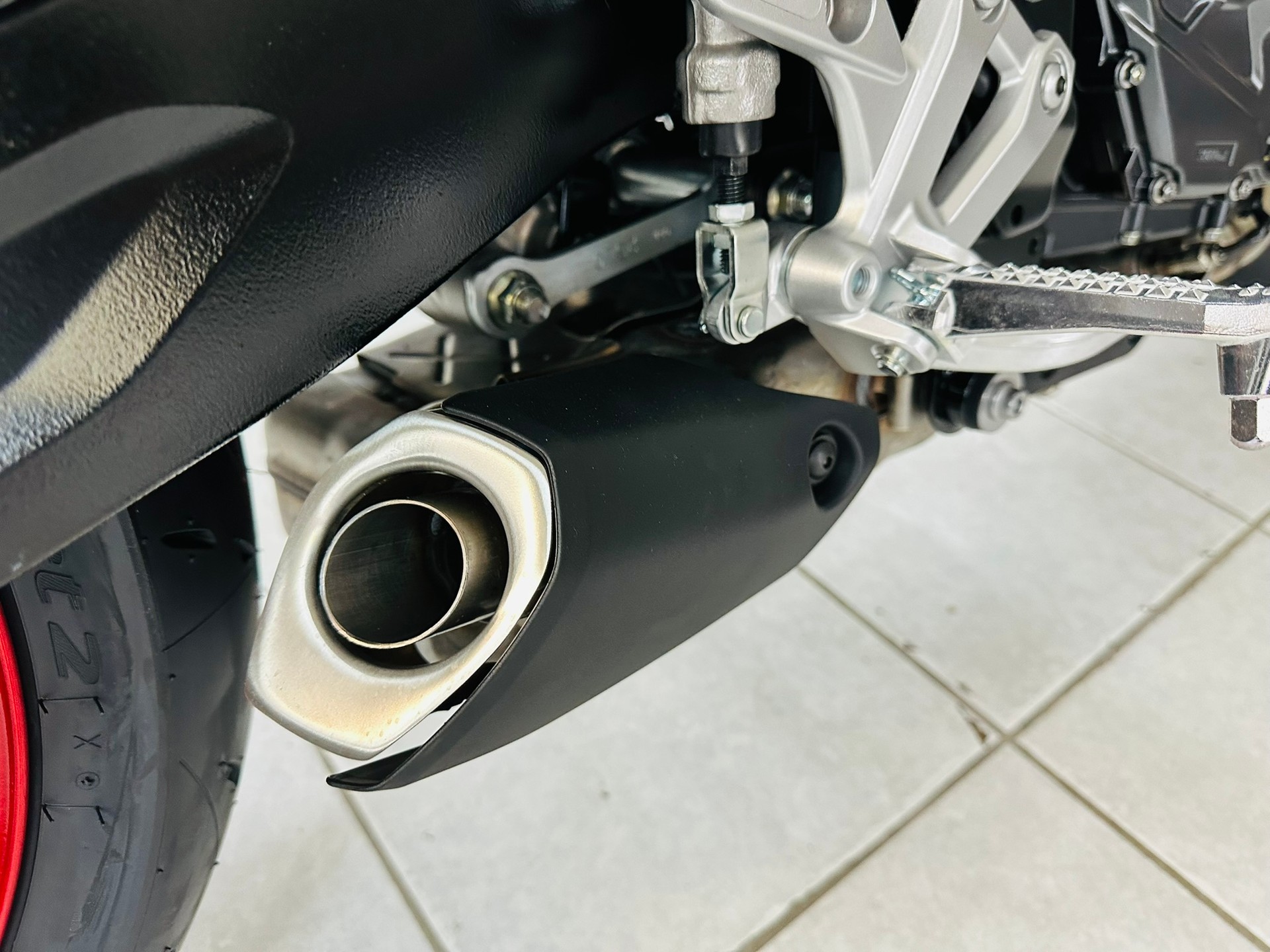 SUZUKI GSX 8 S-image-5