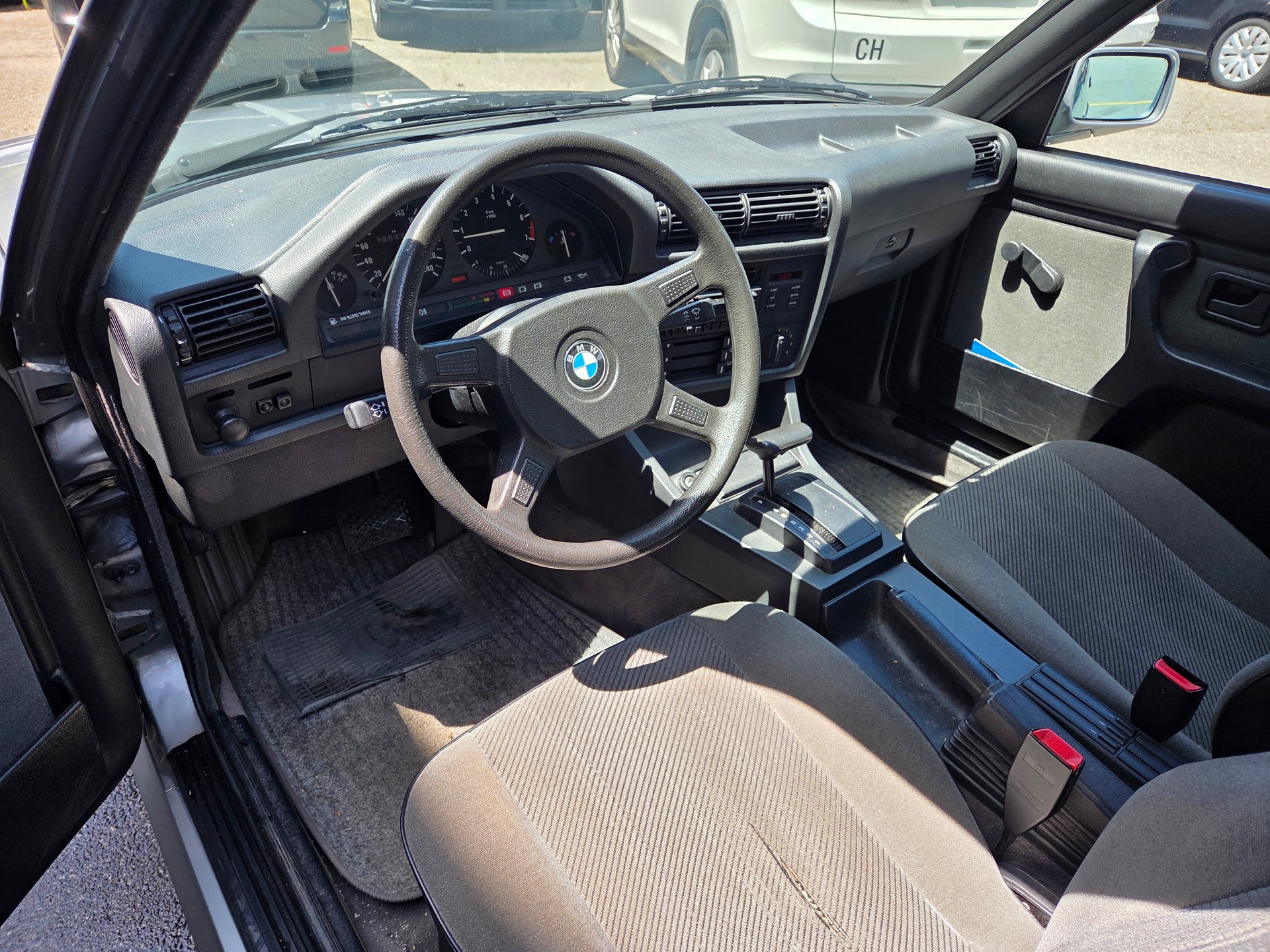 BMW 325iX A-image-11