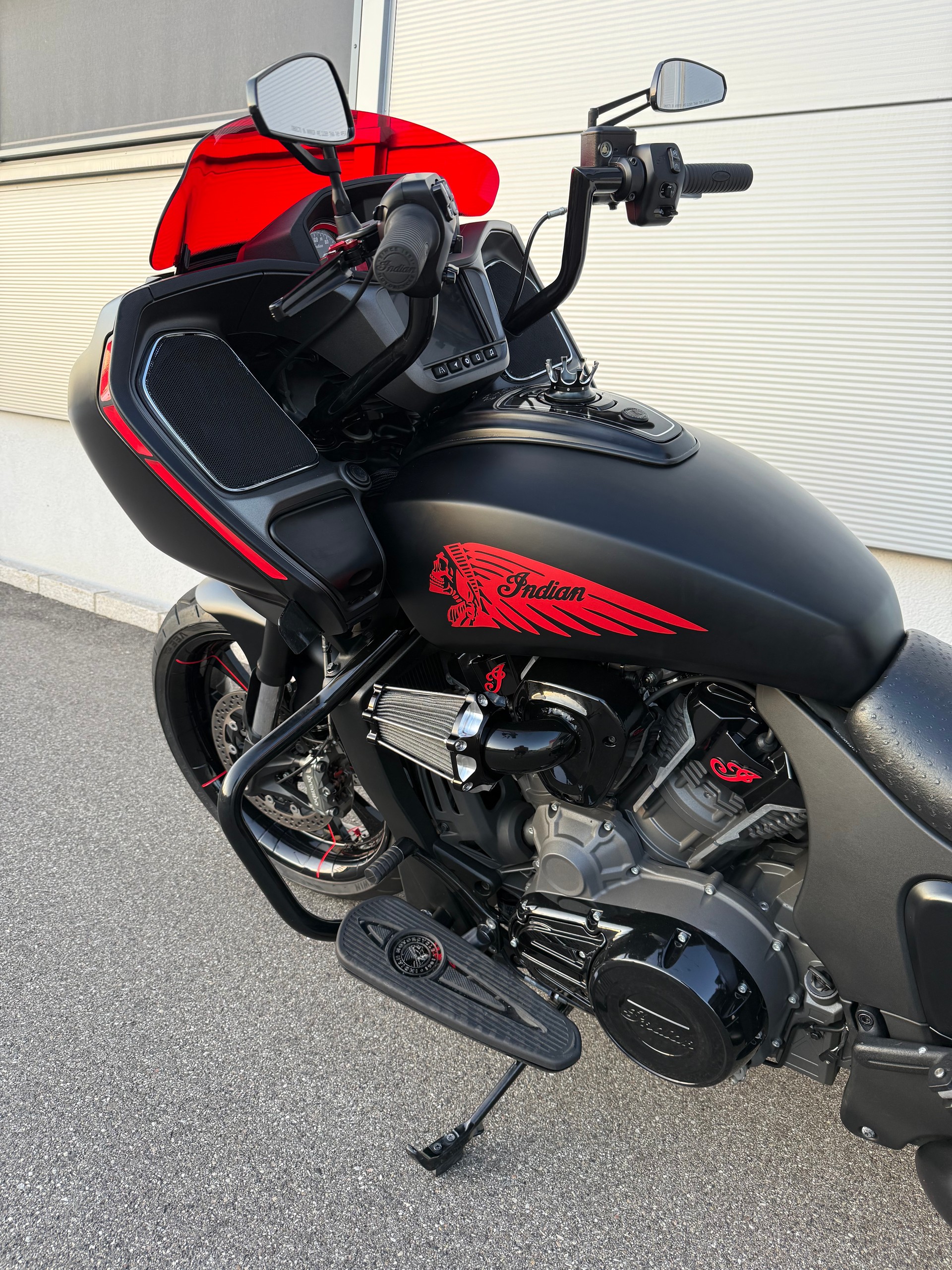 INDIAN Challenger Dark Horse Fat Tire-image-8