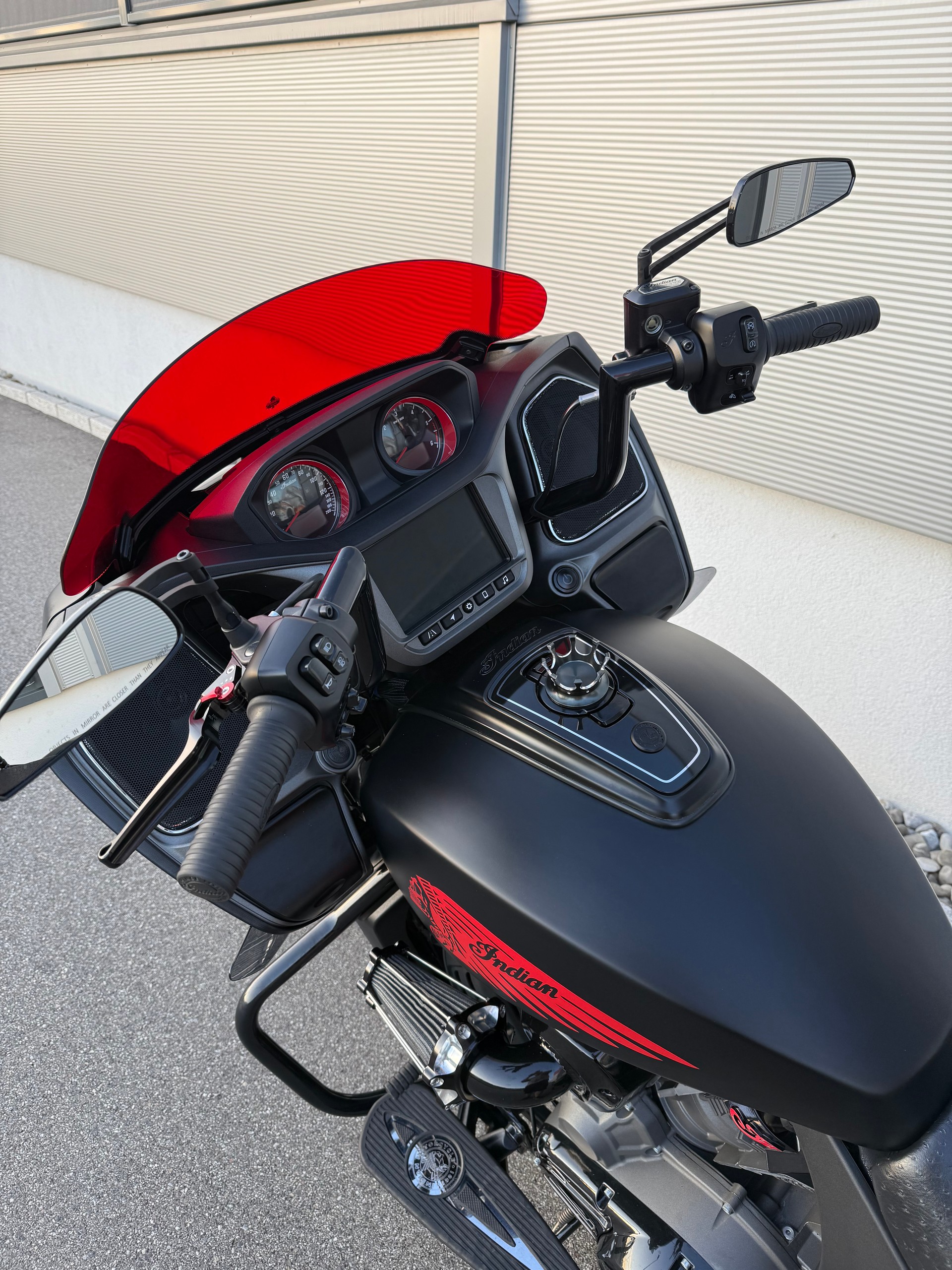 INDIAN Challenger Dark Horse Fat Tire-image-9