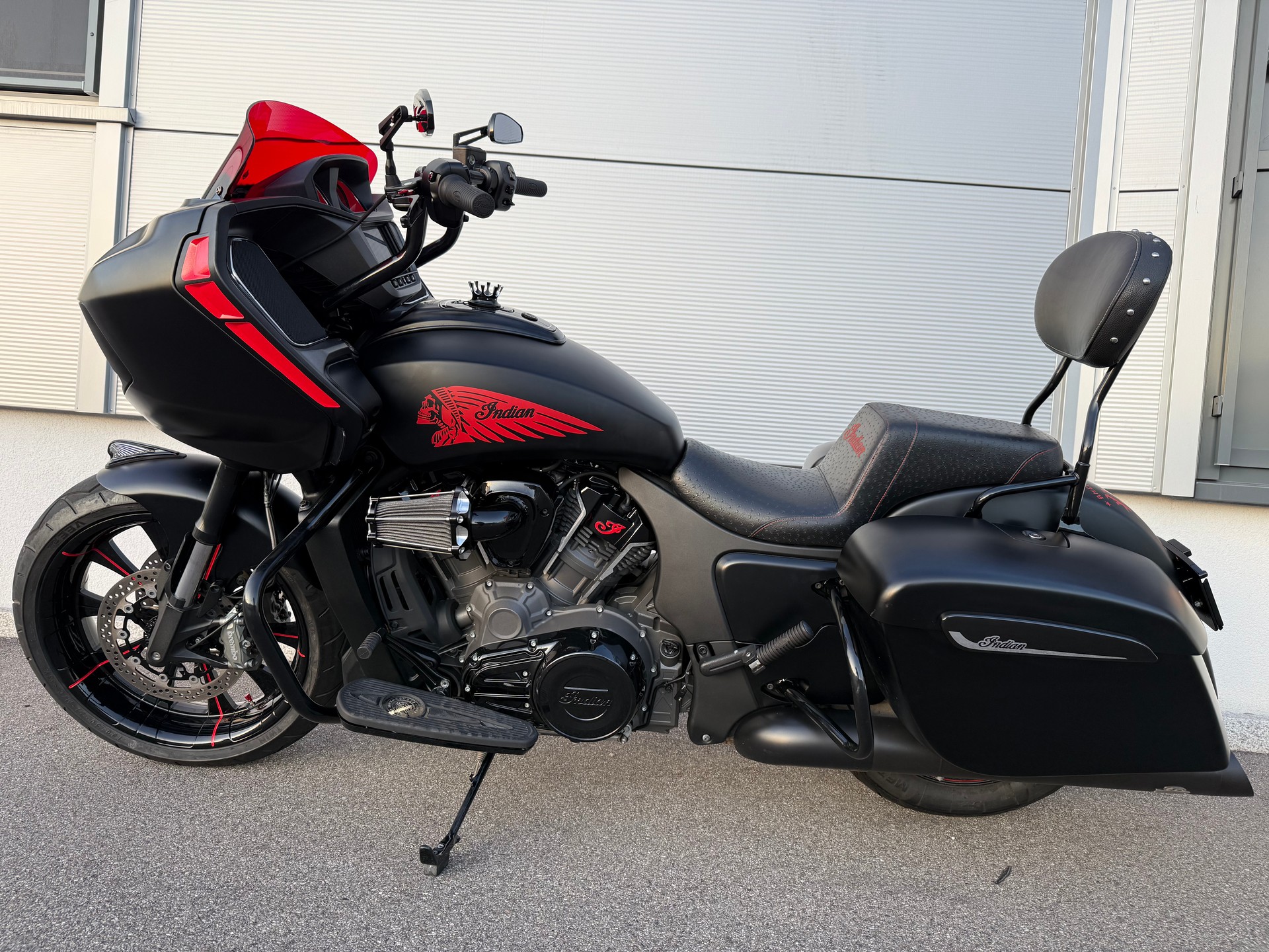INDIAN Challenger Dark Horse Fat Tire-image-7