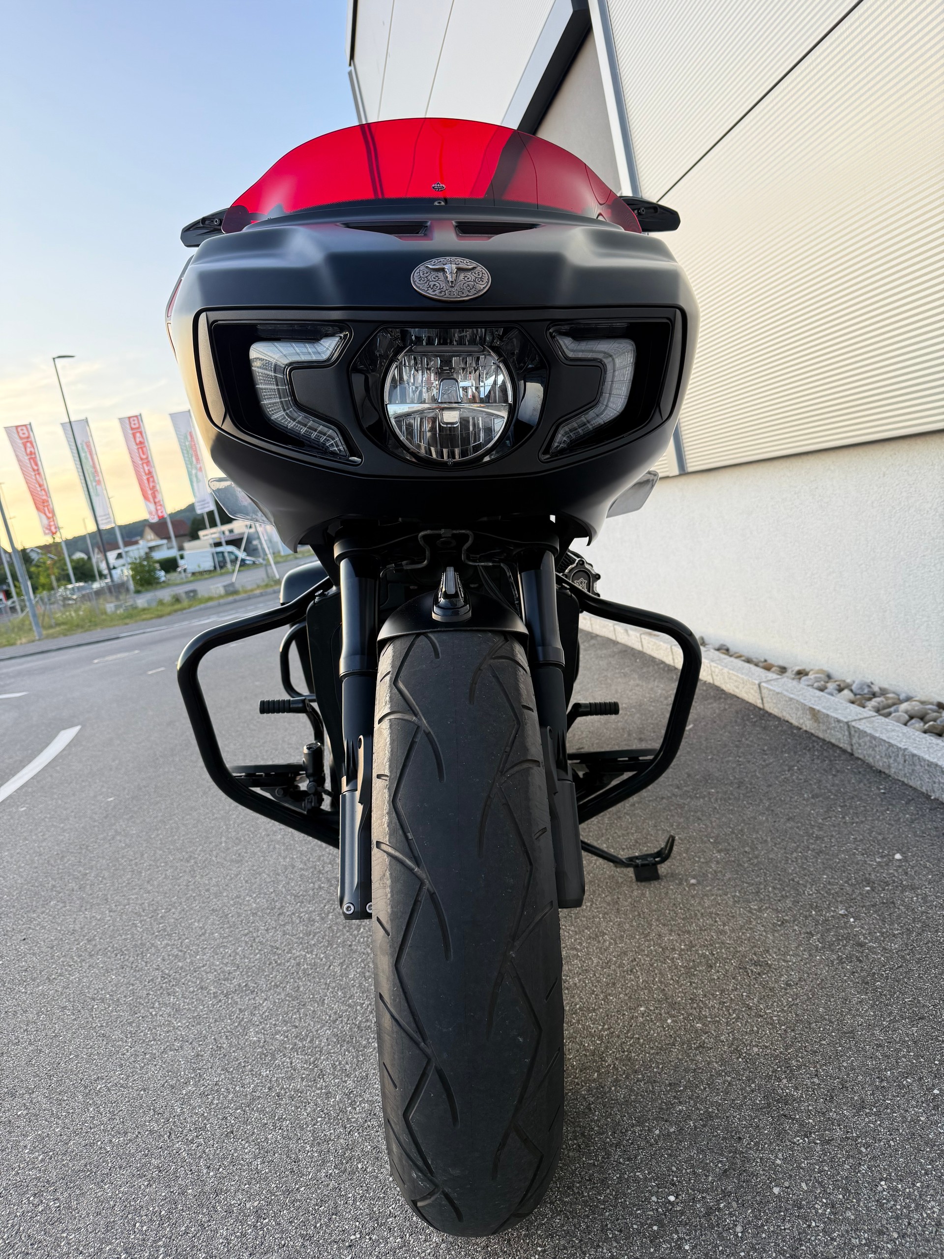 INDIAN Challenger Dark Horse Fat Tire-image-2