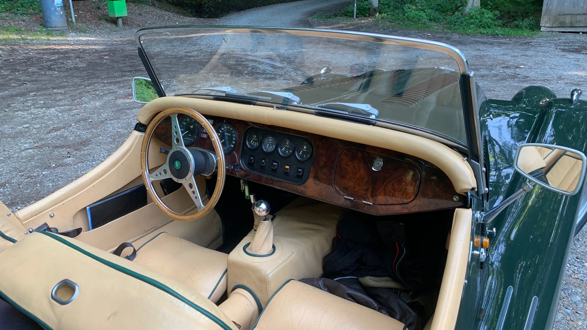 MORGAN + 8 Roadster-image-5