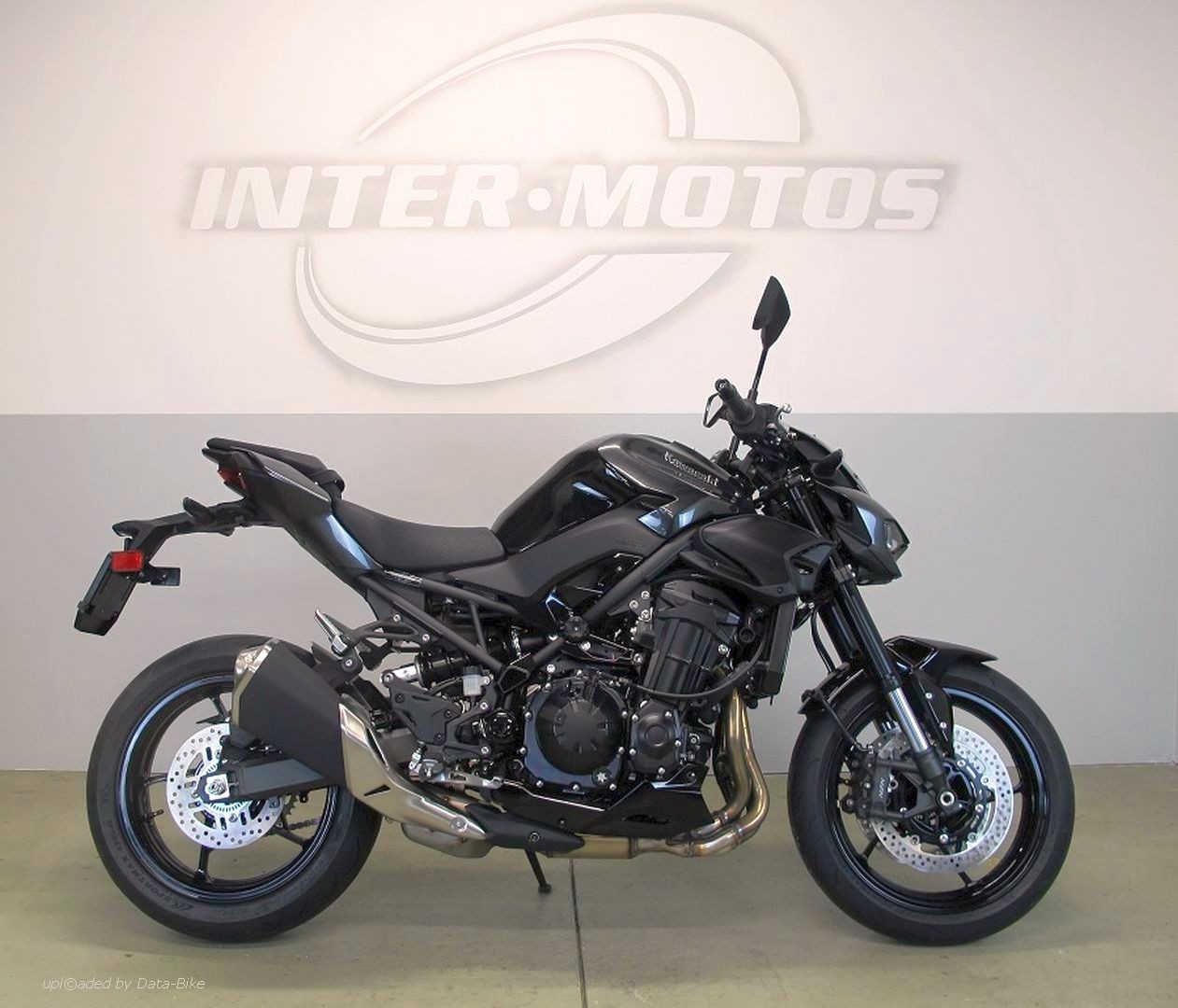 KAWASAKI Z900-image-0