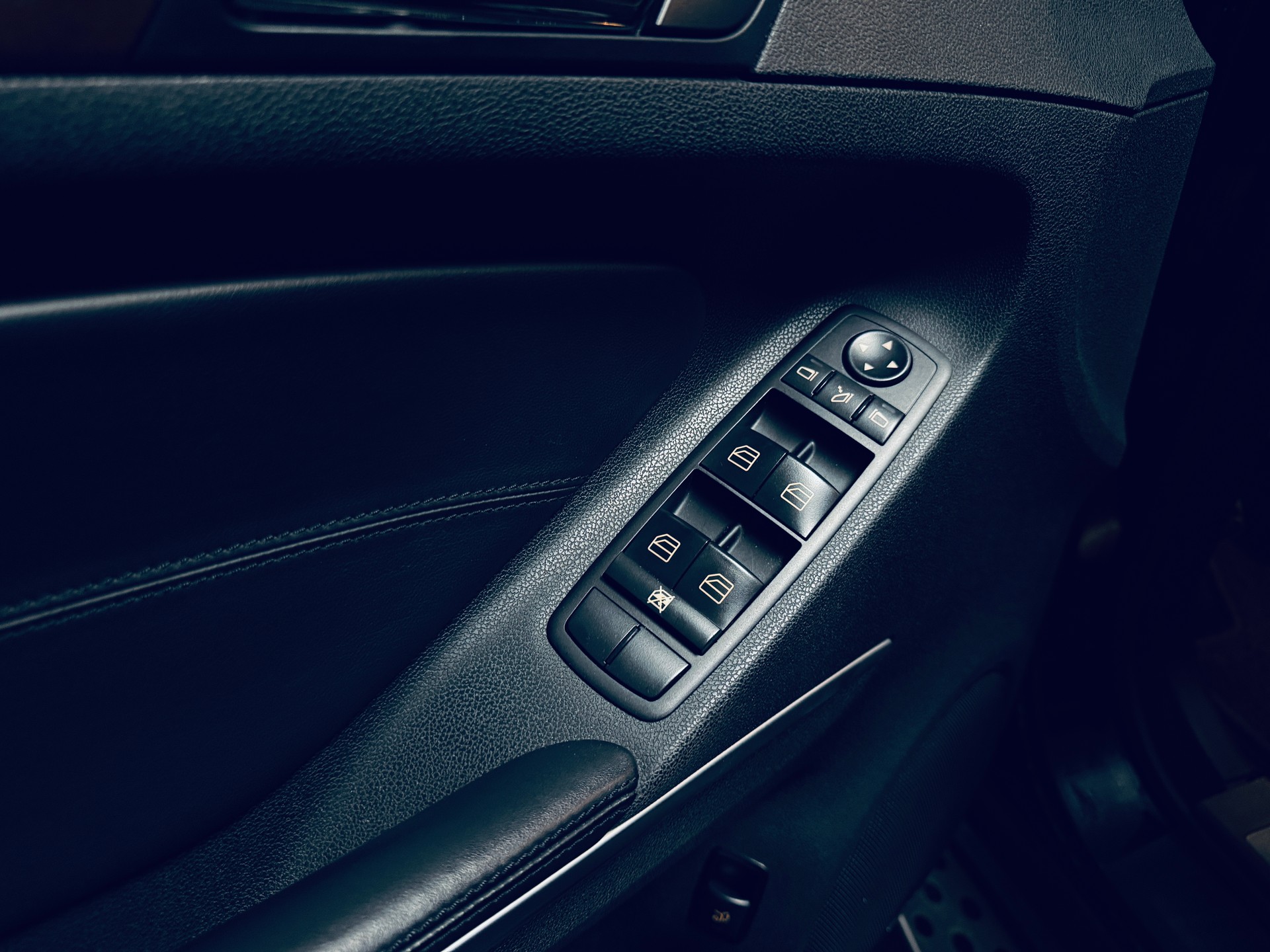 MERCEDES-BENZ ML 63 AMG 4Matic Speedshift-image-18