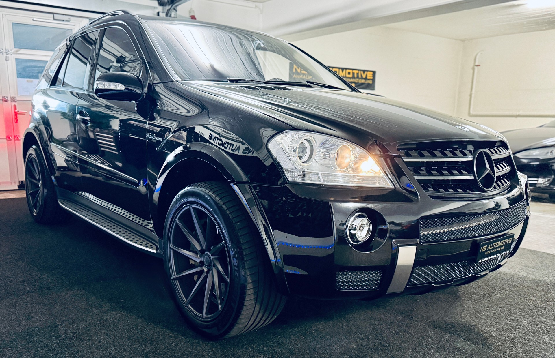 MERCEDES-BENZ ML 63 AMG 4Matic Speedshift-showroom-element-2