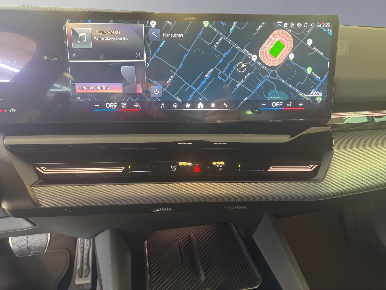 BMW 520d xDrive 48V Touring M Sport Steptronic-image-12